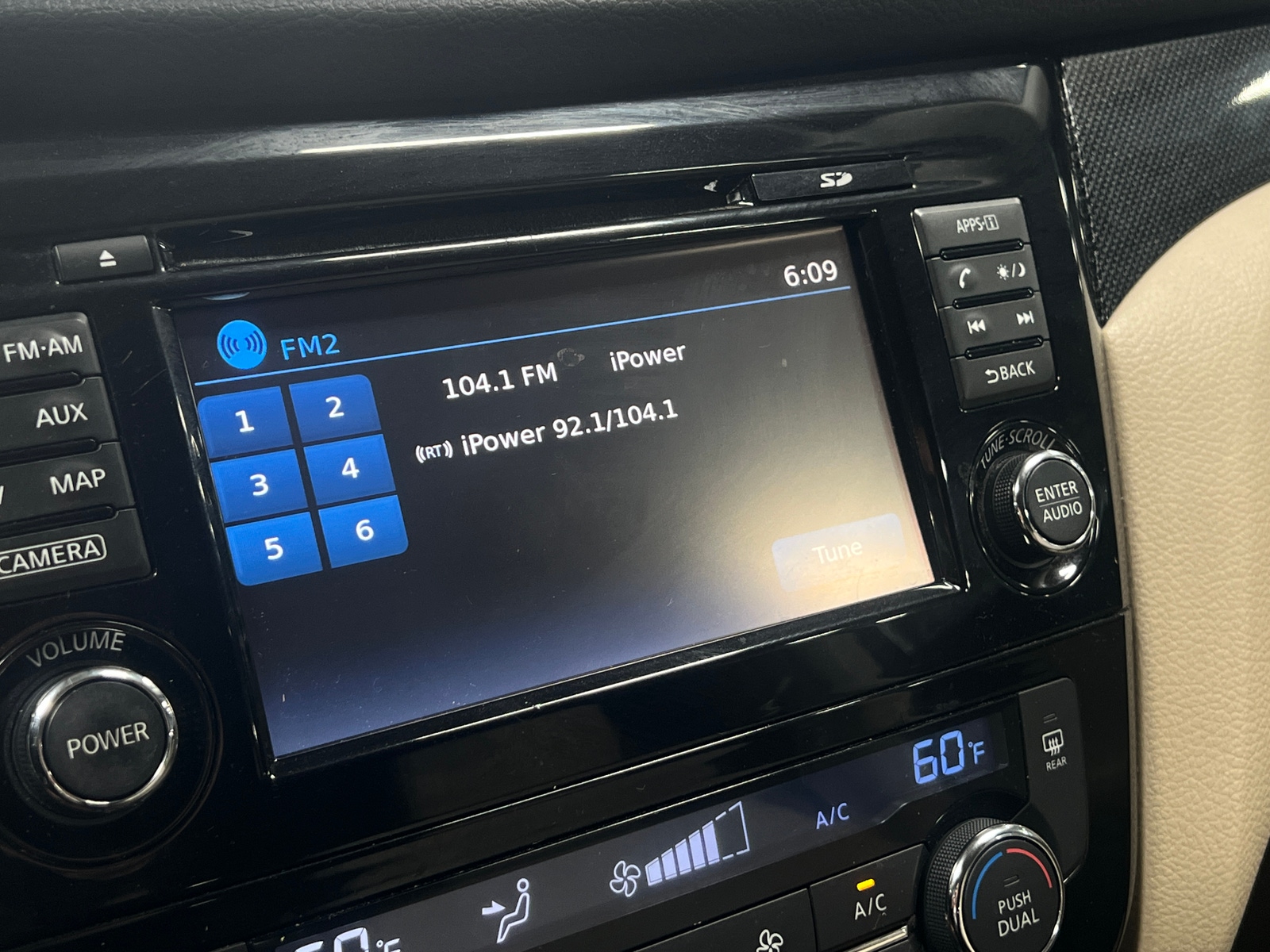 Thumbnail: 2016 Nissan Rogue - 3