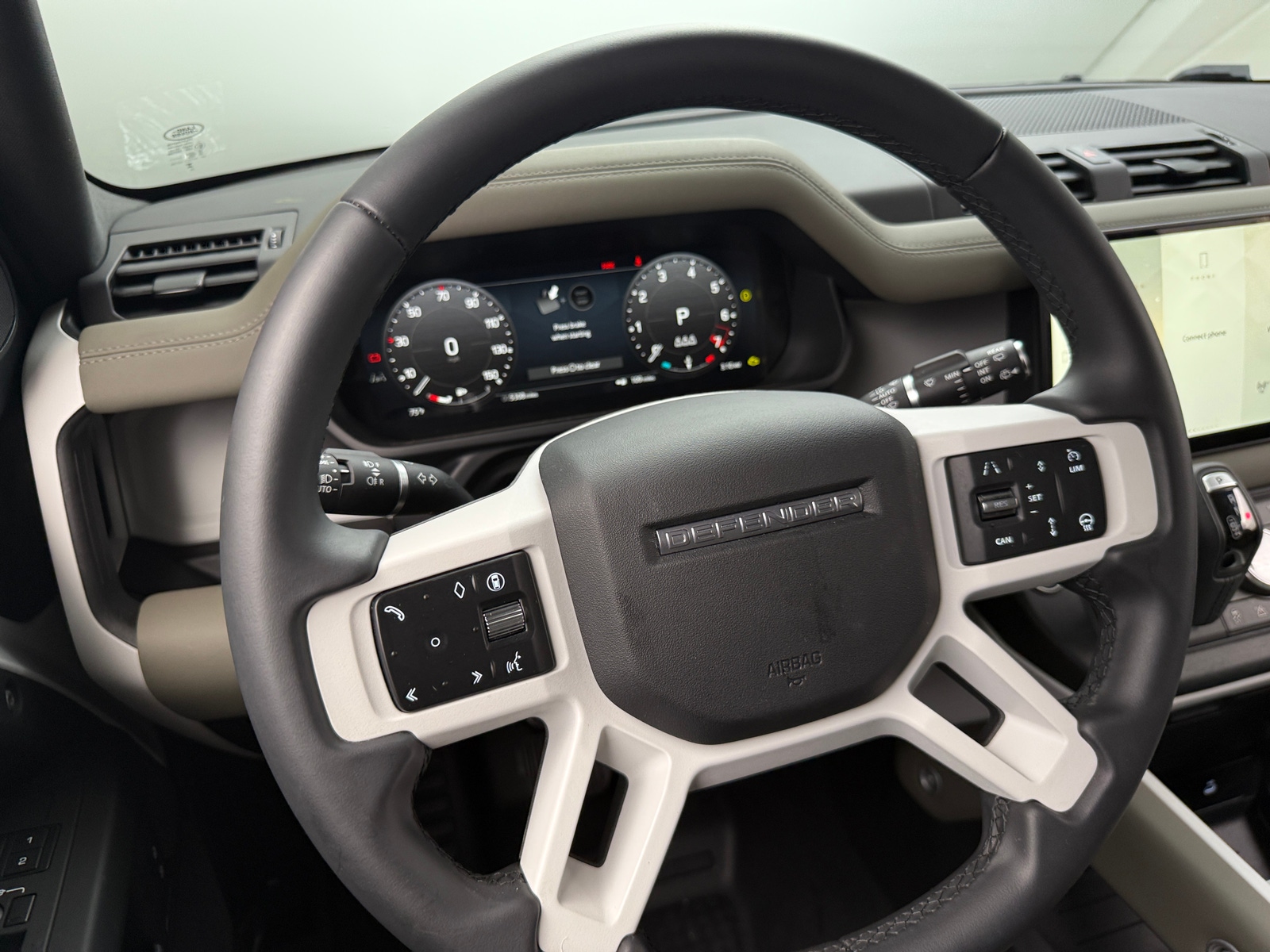 Thumbnail: 2025 Land Rover Defender - 4