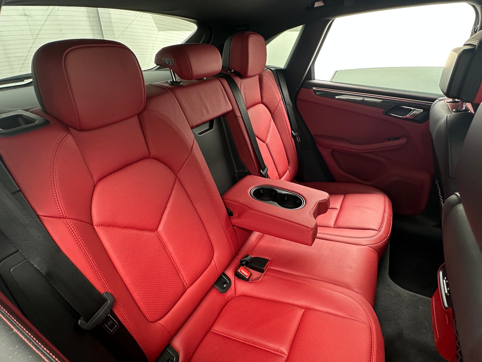 Thumbnail: 2015 Porsche Macan - 5