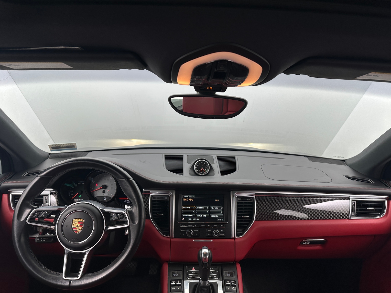 Thumbnail: 2015 Porsche Macan - 2
