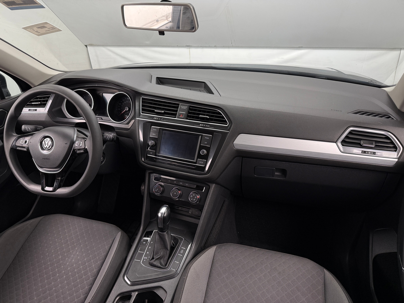 Thumbnail: 2018 Volkswagen Tiguan - 3