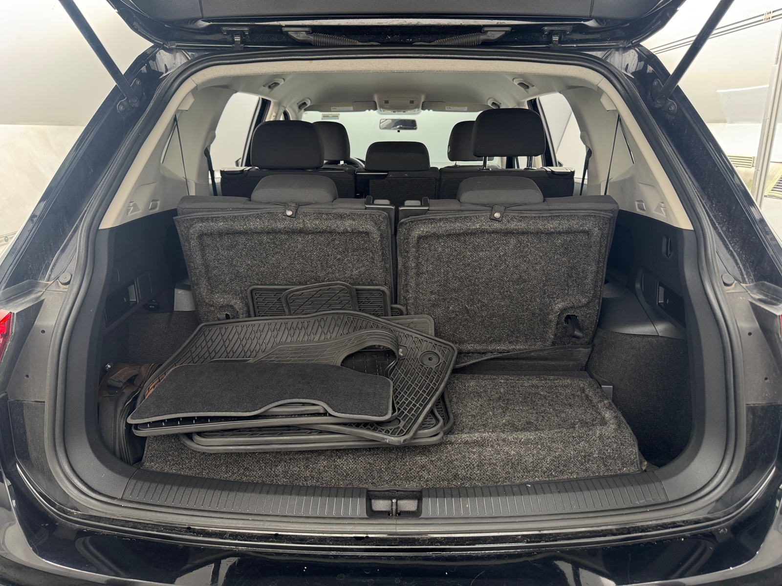 Thumbnail: 2018 Volkswagen Tiguan - 7