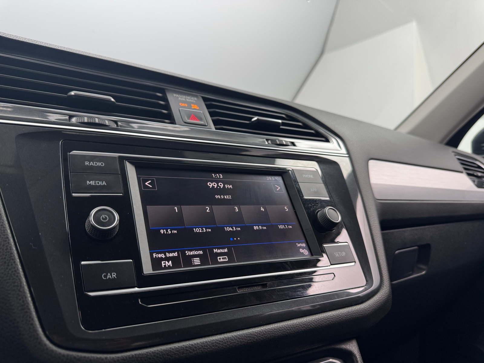 Thumbnail: 2018 Volkswagen Tiguan - 4