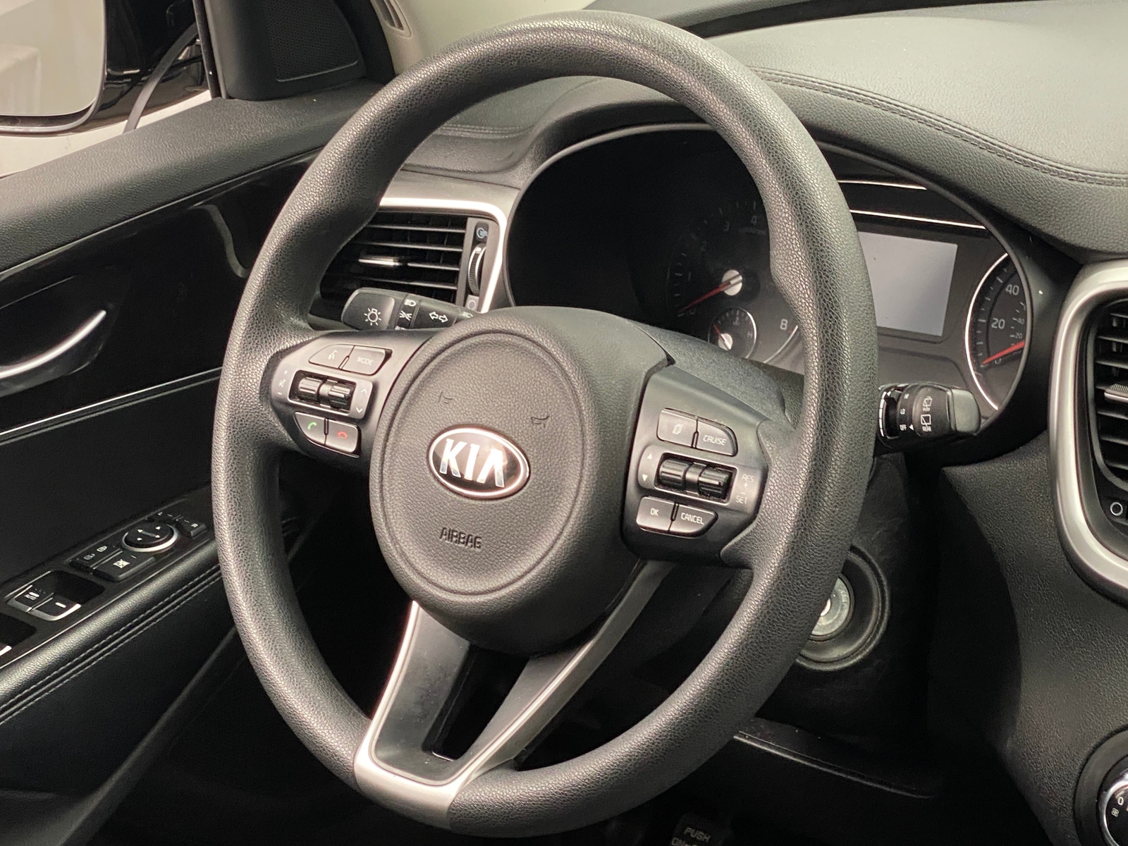 Thumbnail: 2018 Kia Sorento - 5
