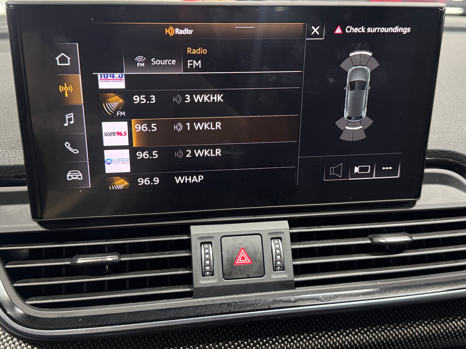 Thumbnail: 2022 Audi SQ5 - 3