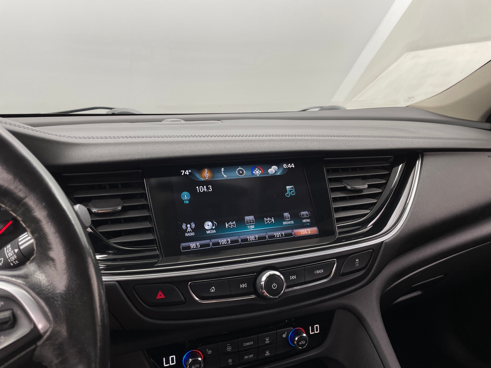 Thumbnail: 2018 Buick Regal - 3