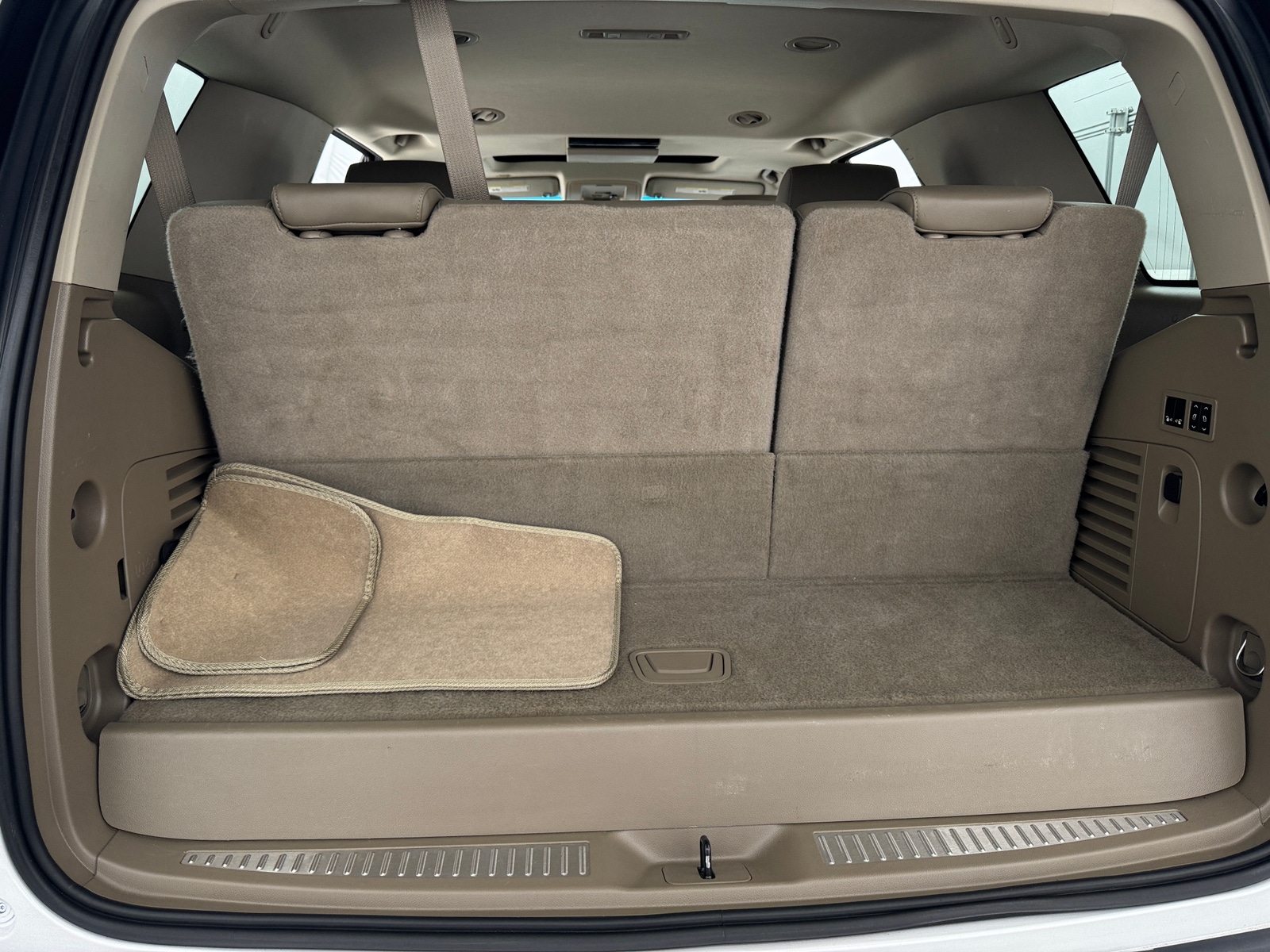 Thumbnail: 2016 Chevrolet Tahoe - 6