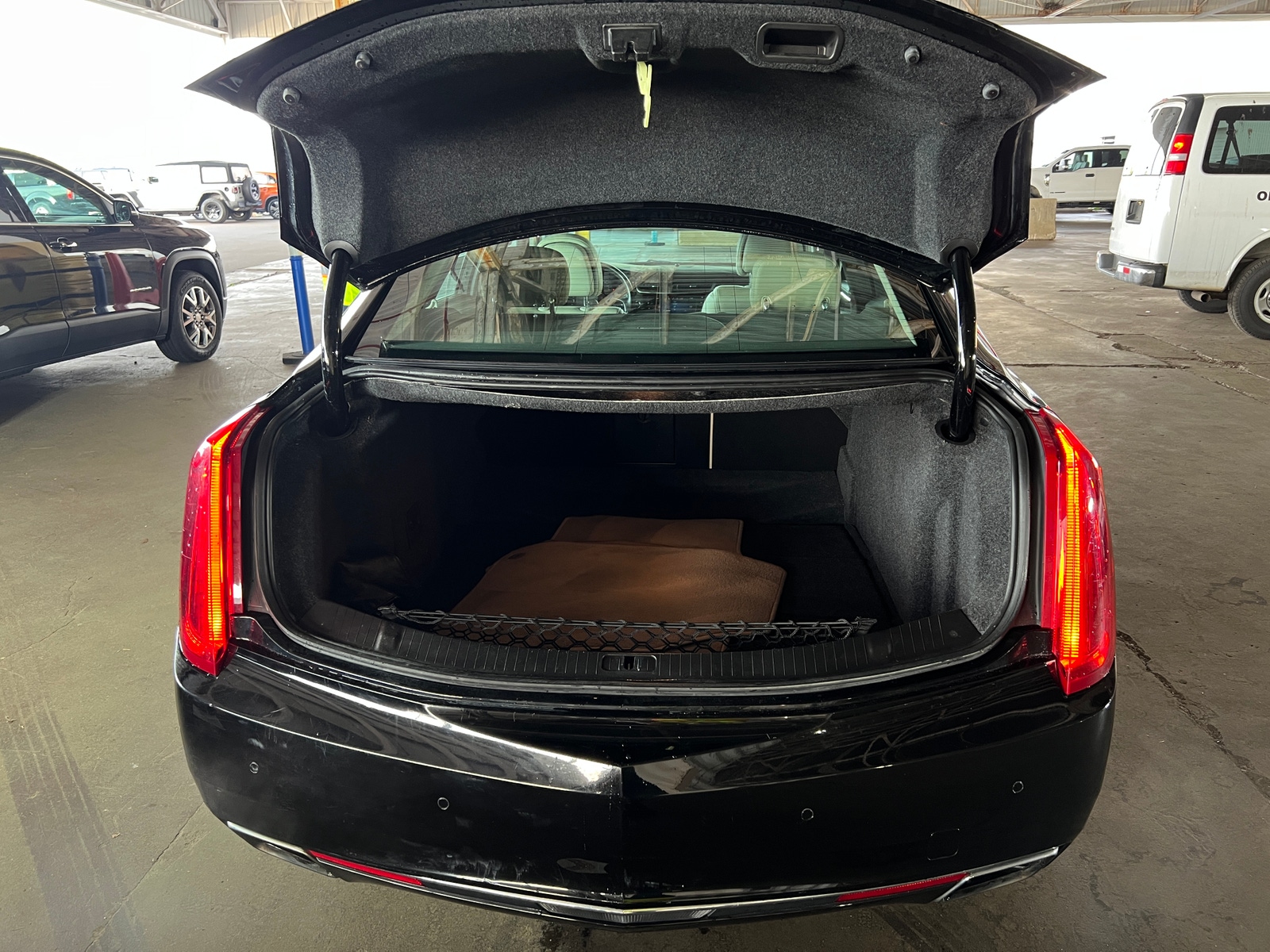 Thumbnail: 2013 Cadillac XTS - 6