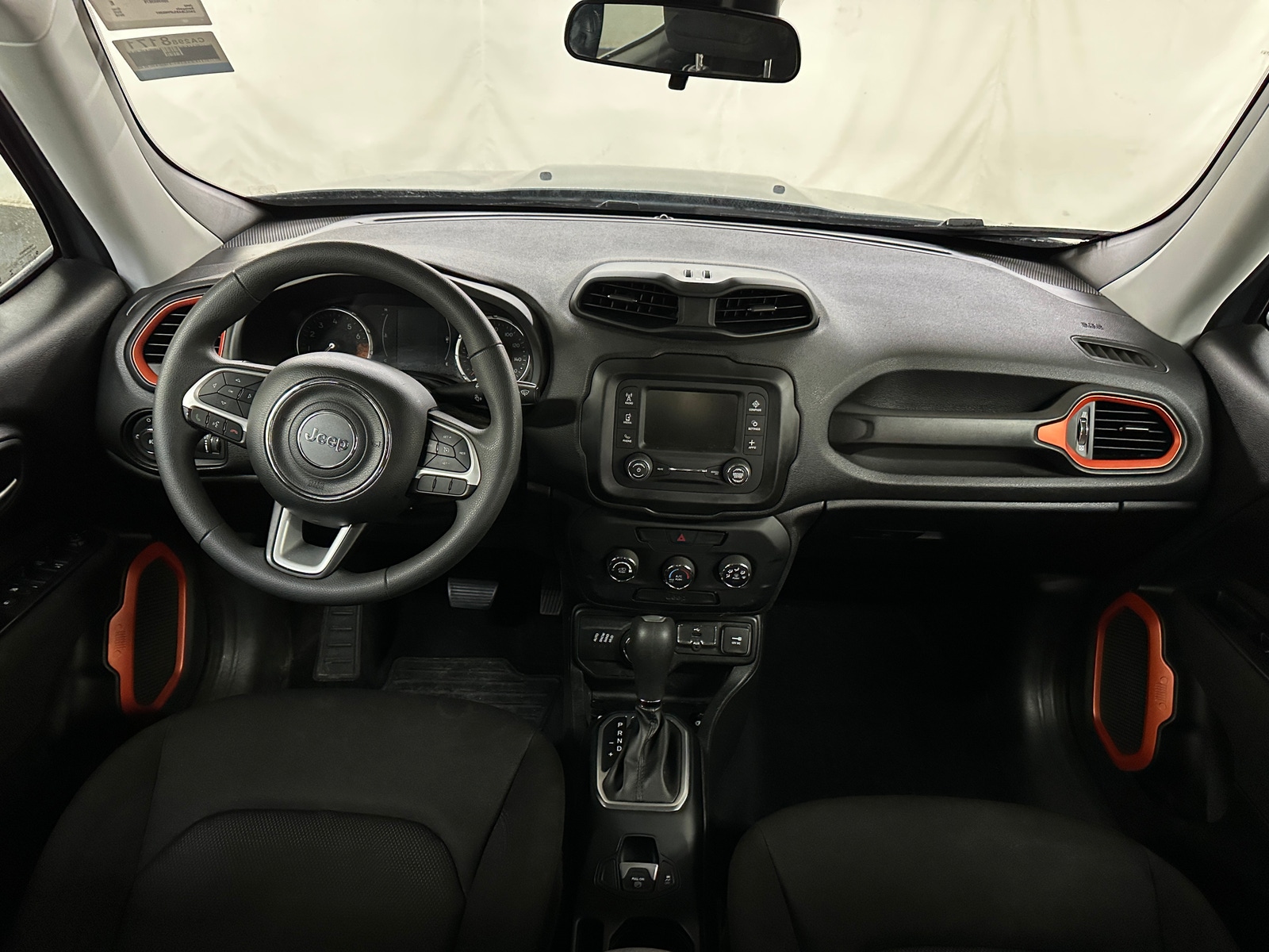 Thumbnail: 2018 Jeep Renegade - 3