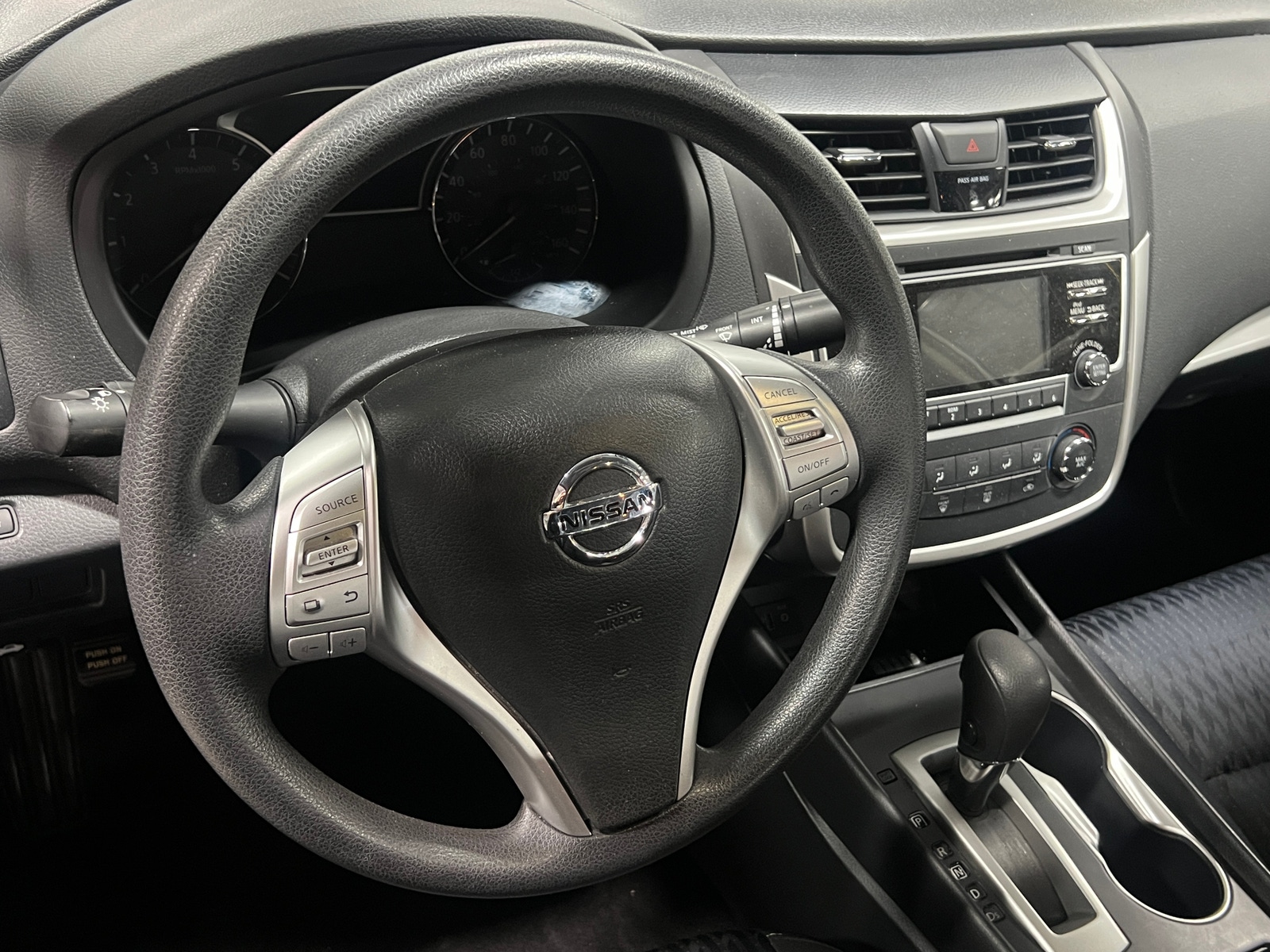 Thumbnail: 2017 Nissan Altima - 5