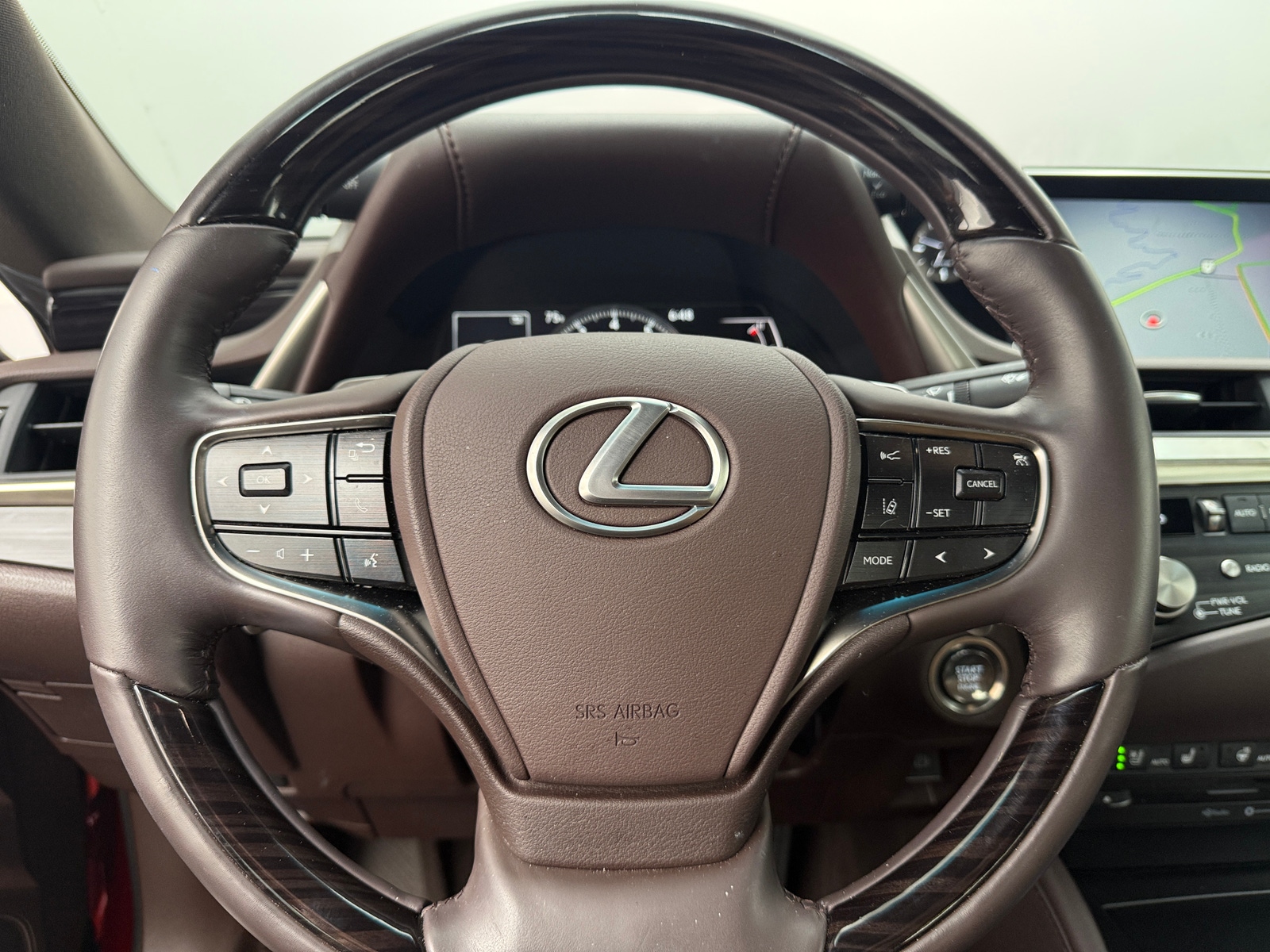 Thumbnail: 2021 Lexus ES - 4
