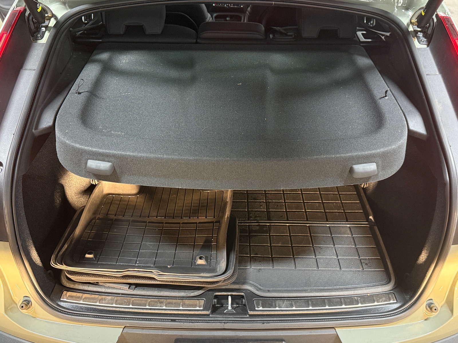 Thumbnail: 2023 Volvo C40 - 7
