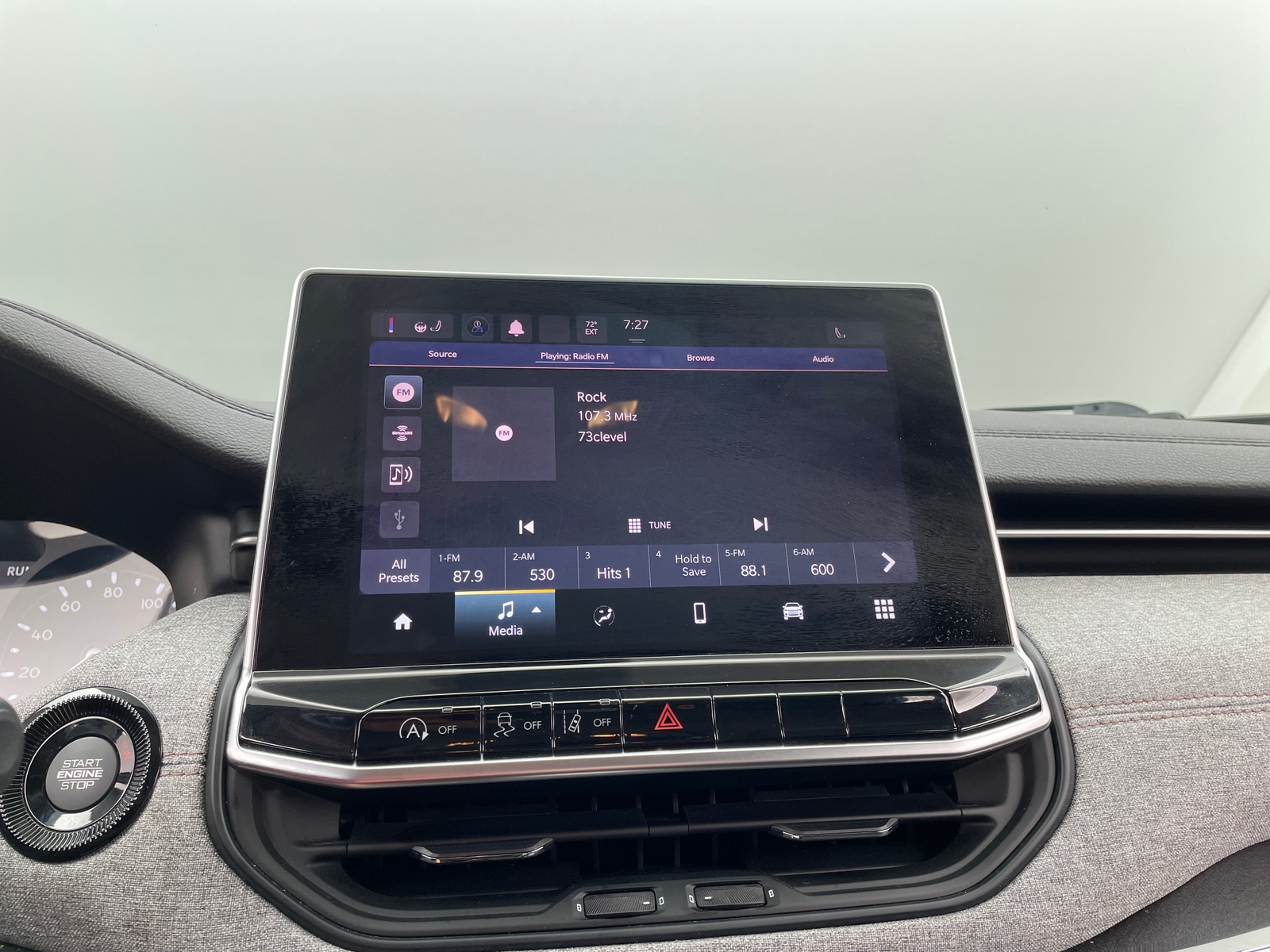 Thumbnail: 2022 Jeep Compass - 3
