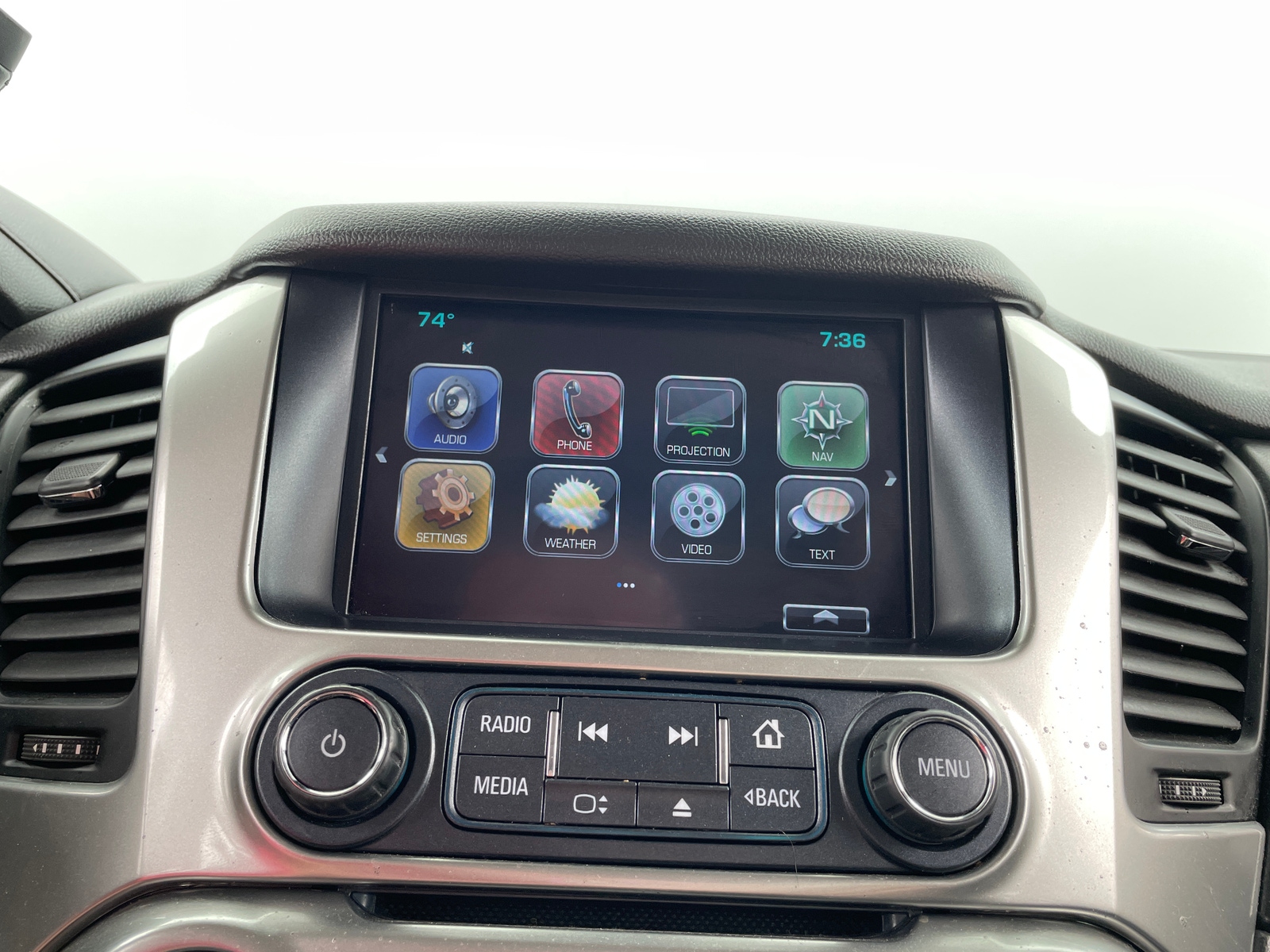 Thumbnail: 2017 Chevrolet Suburban - 3