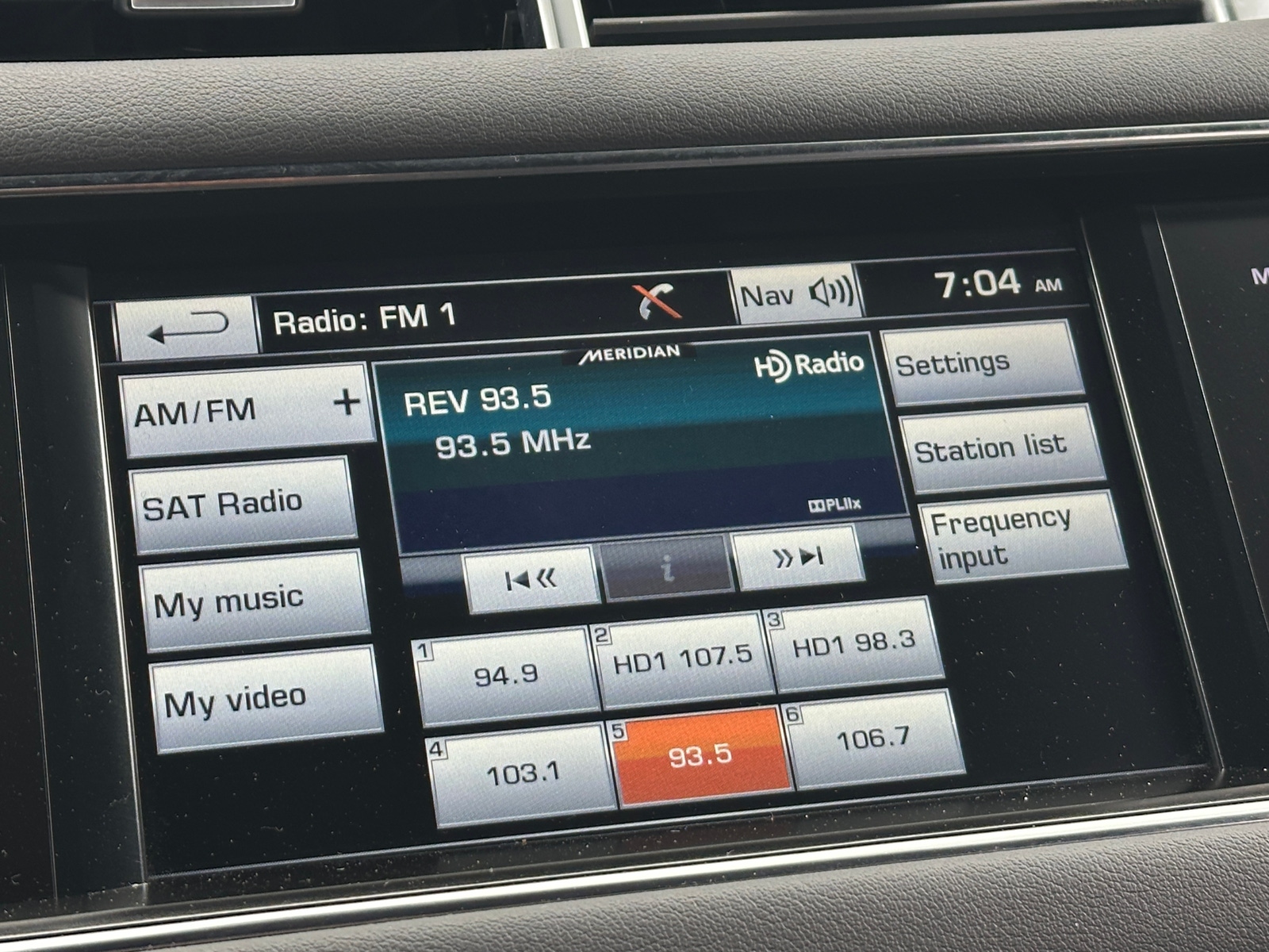 Thumbnail: 2015 Land Rover Range Rover Sport - 3