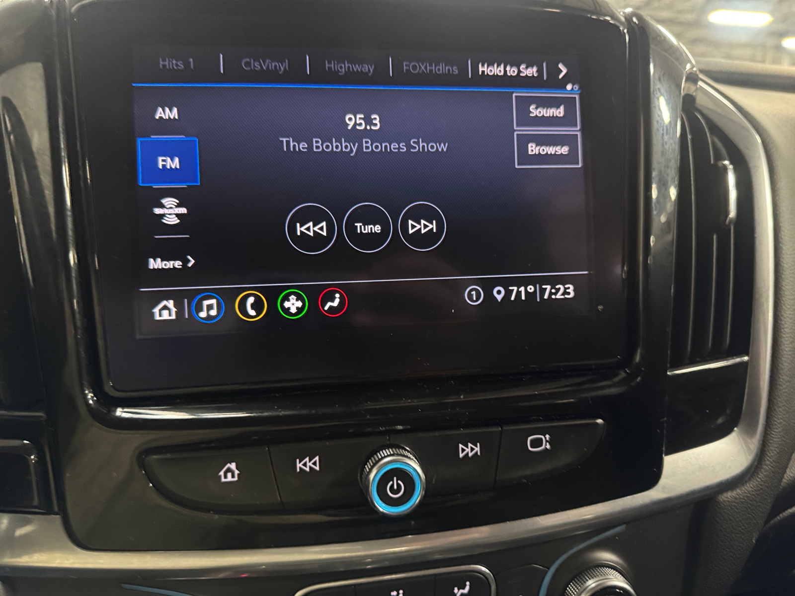 Thumbnail: 2021 Chevrolet Traverse - 4
