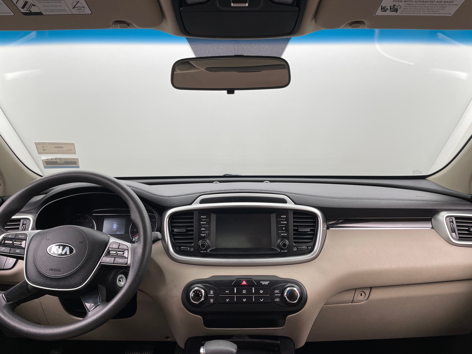 Thumbnail: 2019 Kia Sorento - 3