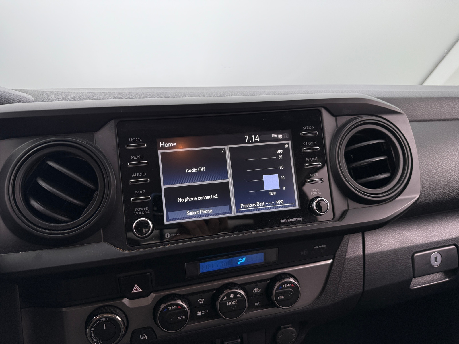 Thumbnail: 2022 Toyota Tacoma - 4