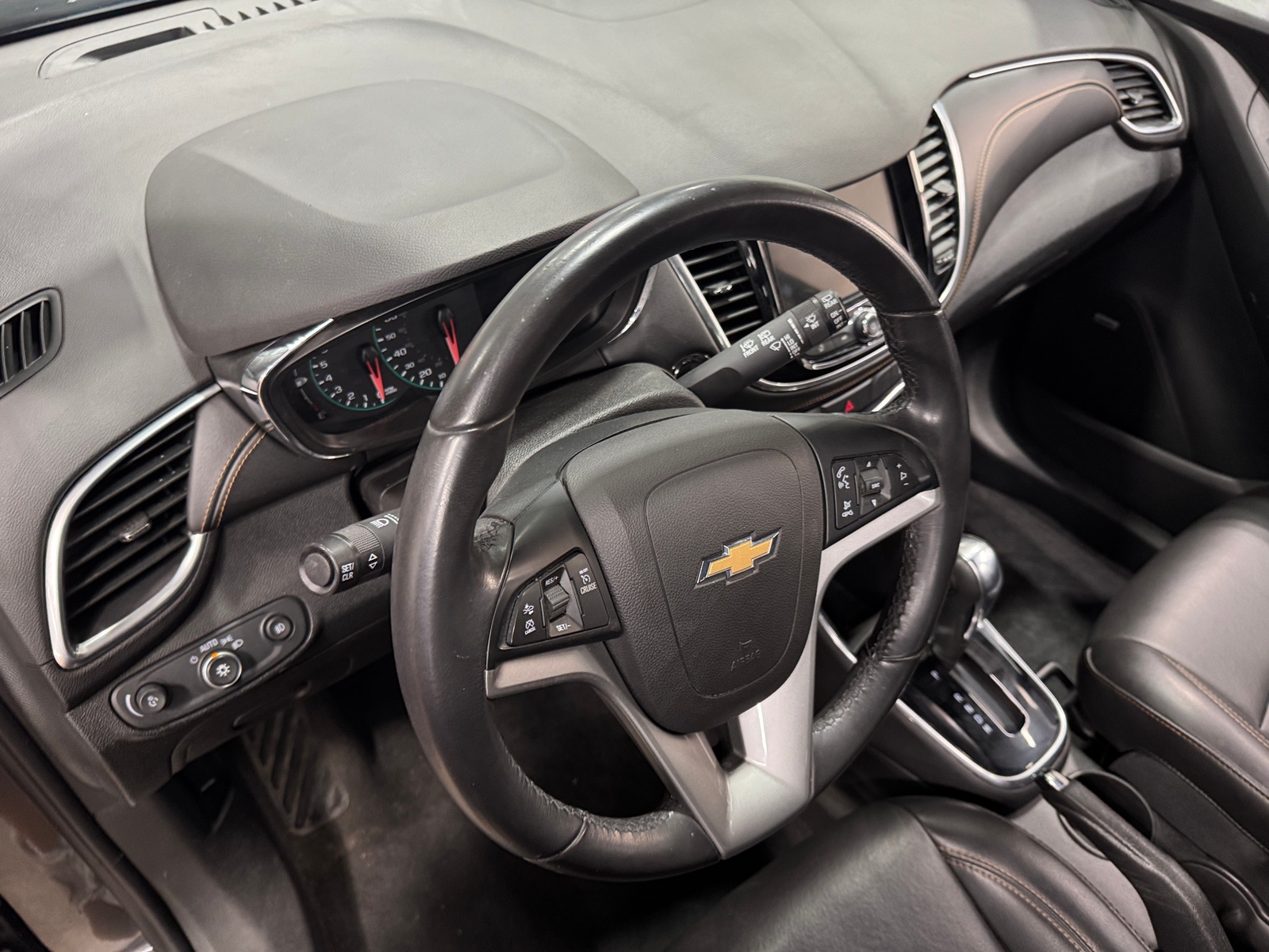 Thumbnail: 2019 Chevrolet Trax - 2