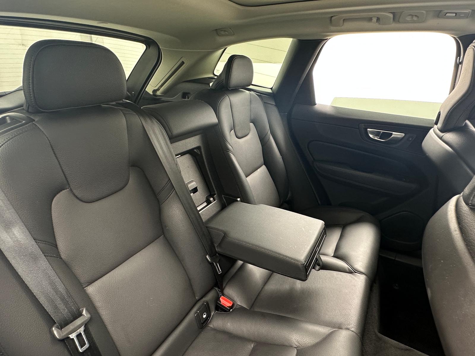 Thumbnail: 2023 Volvo XC60 - 5