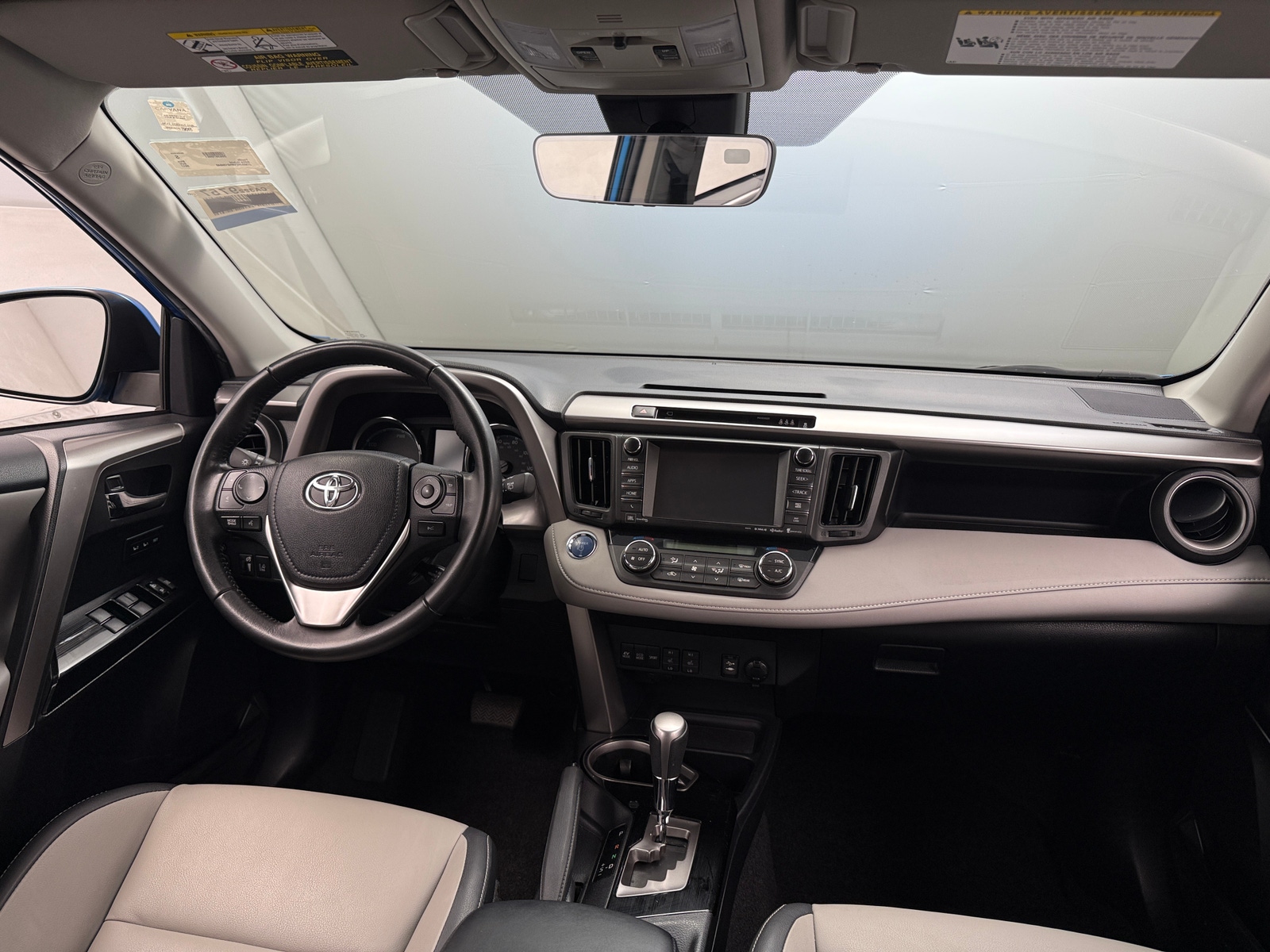 Thumbnail: 2017 Toyota RAV4 - 3