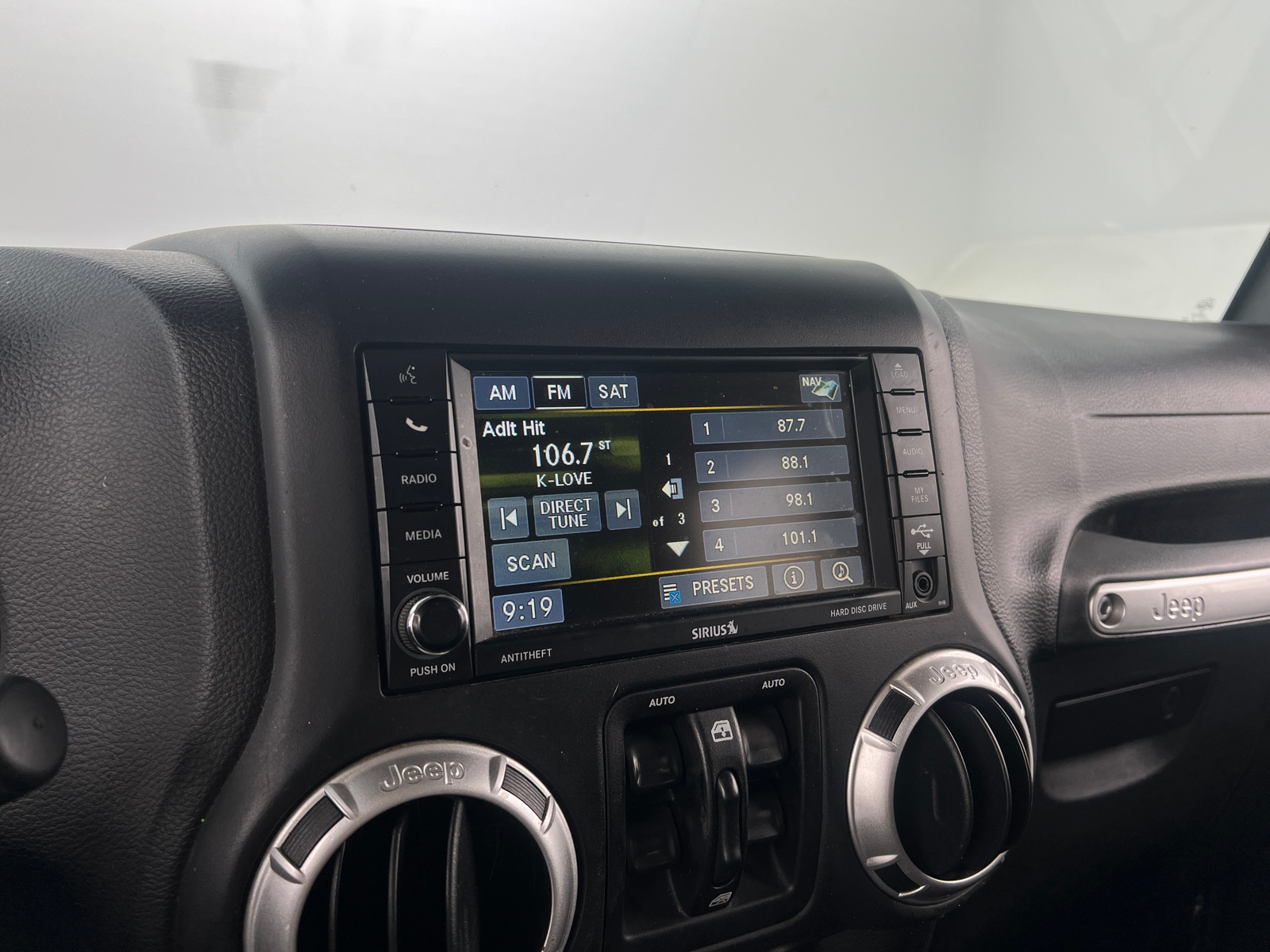Thumbnail: 2016 Jeep Wrangler - 3