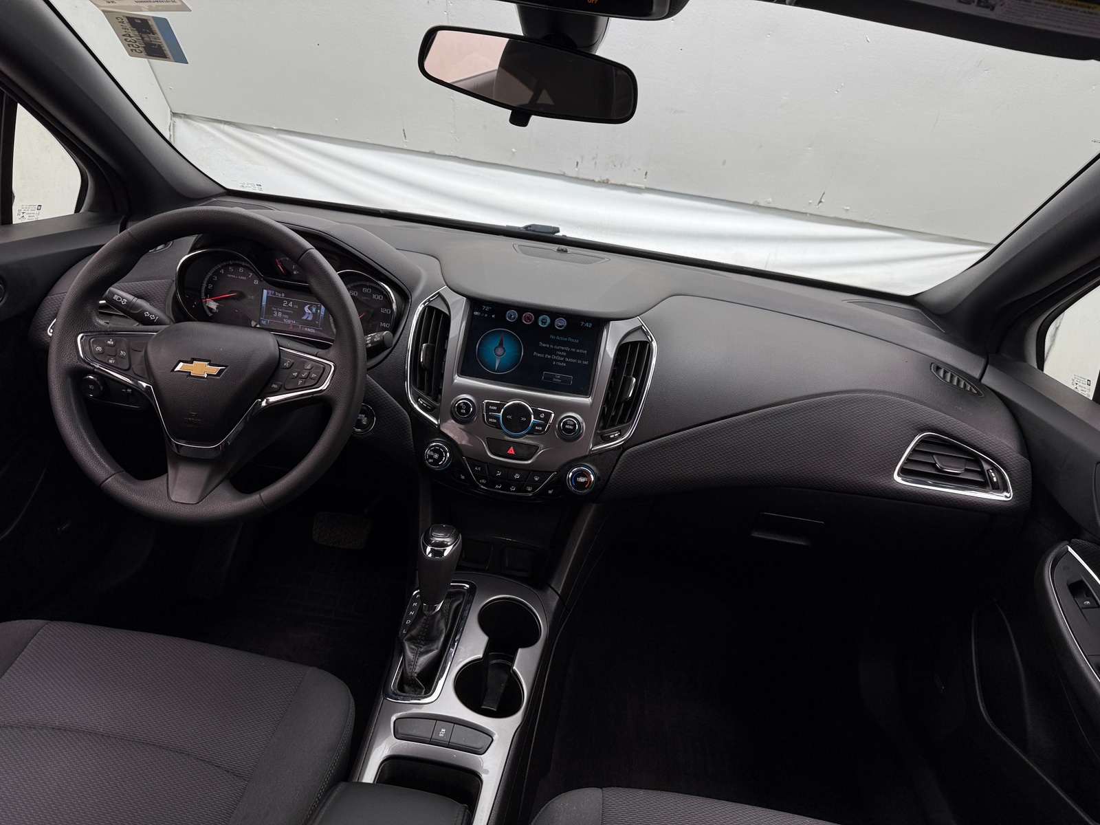 Thumbnail: 2018 Chevrolet Cruze - 3