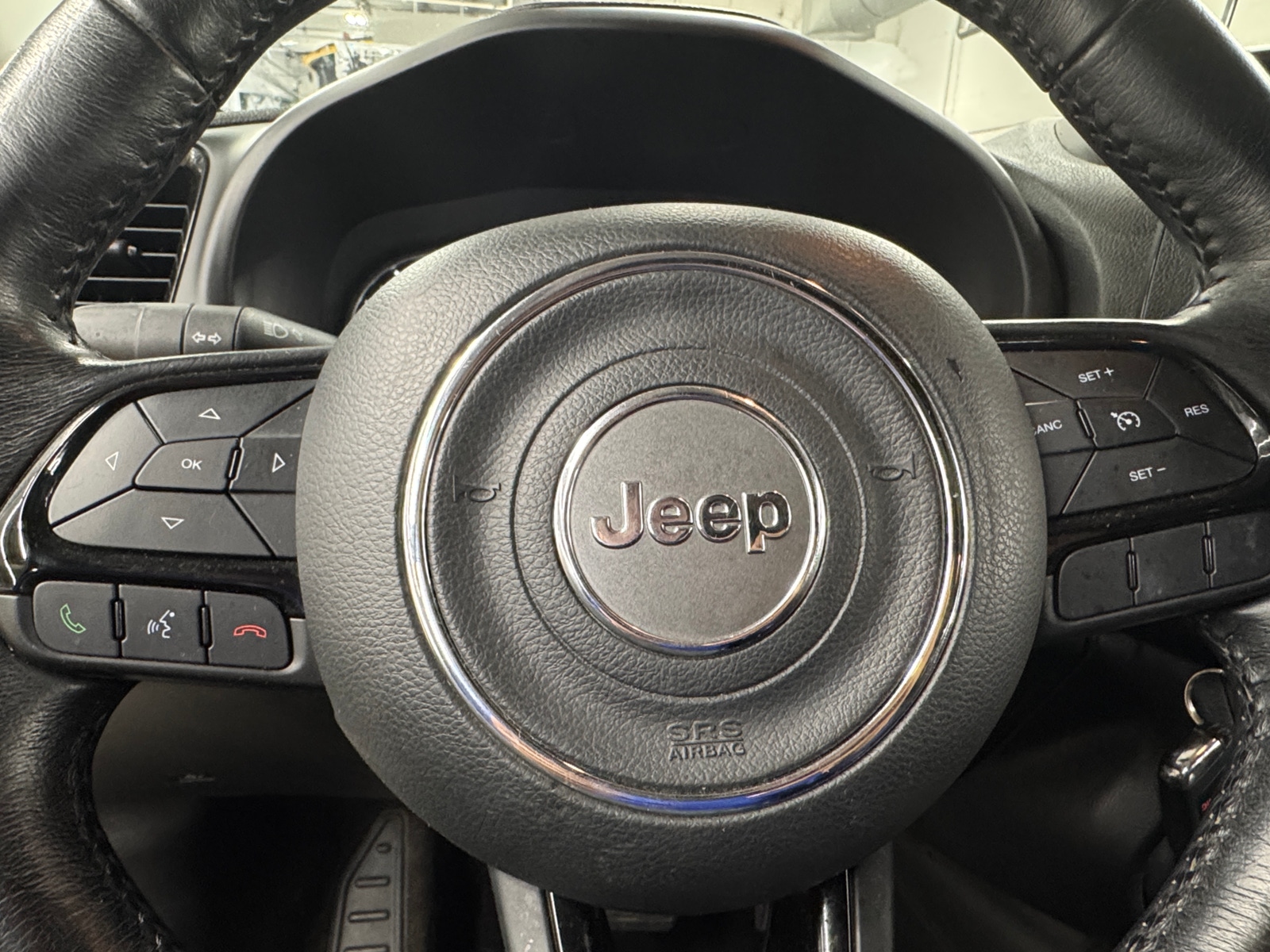 Thumbnail: 2017 Jeep Renegade - 5