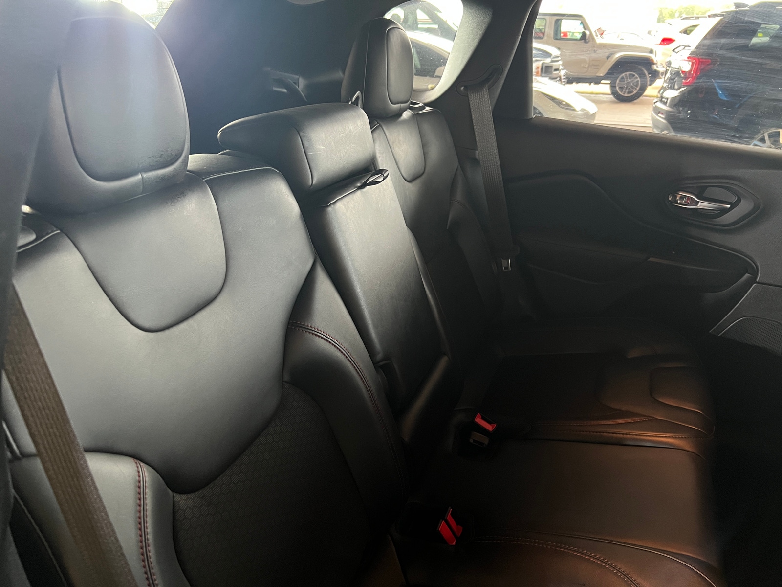 Thumbnail: 2020 Jeep Cherokee - 6