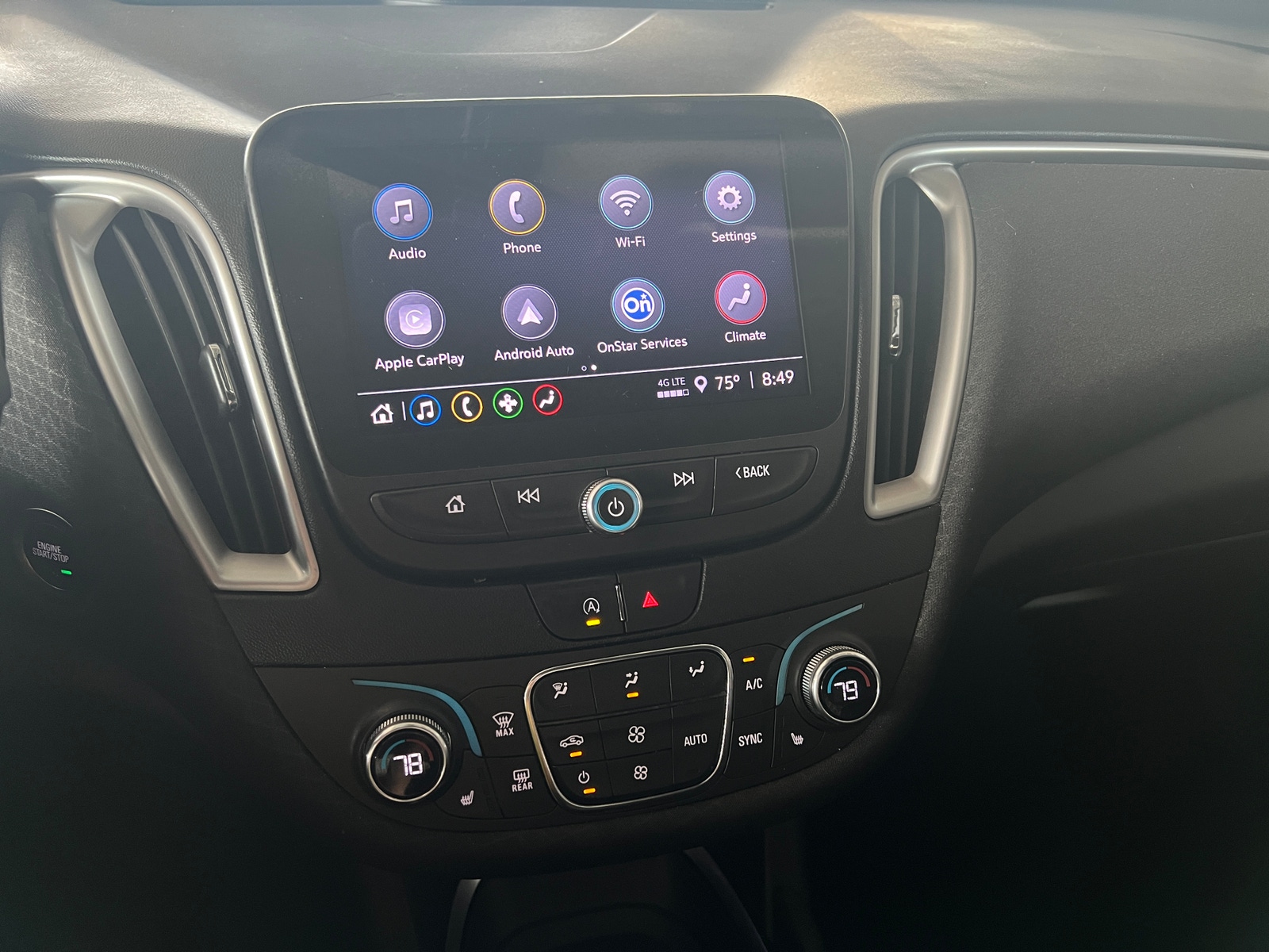 Thumbnail: 2022 Chevrolet Malibu - 4