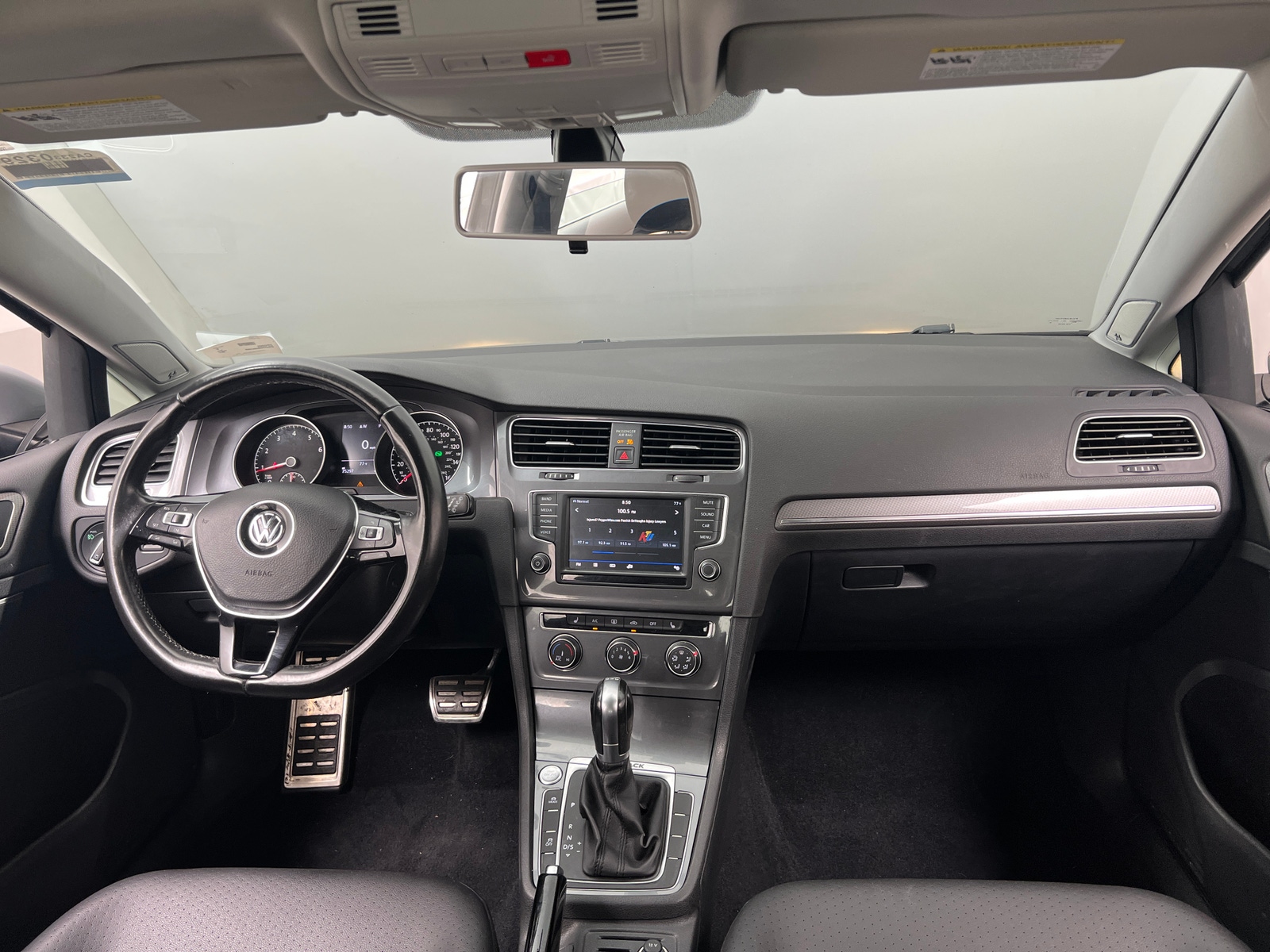 Thumbnail: 2017 Volkswagen Golf - 2