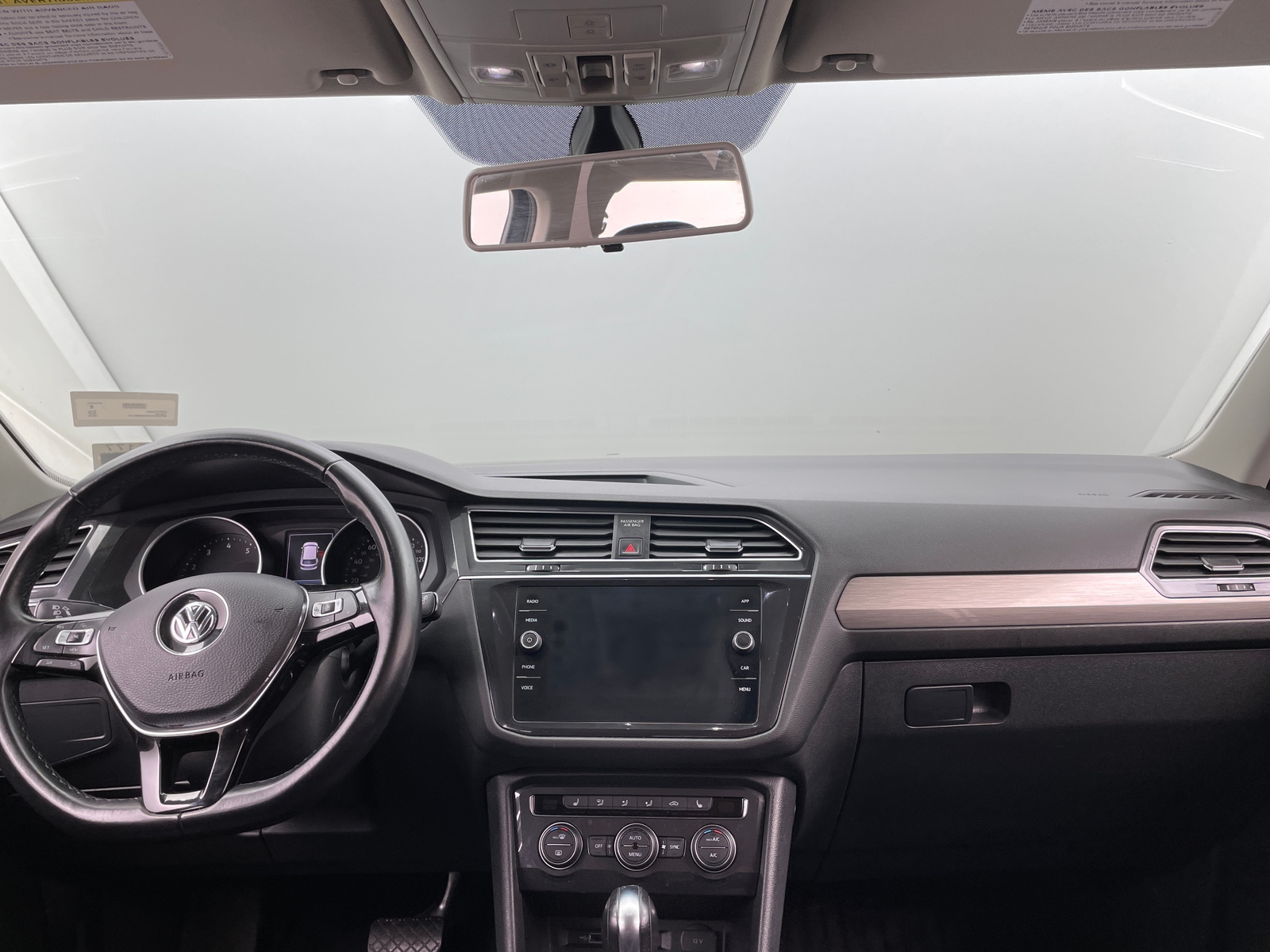 Thumbnail: 2019 Volkswagen Tiguan - 2