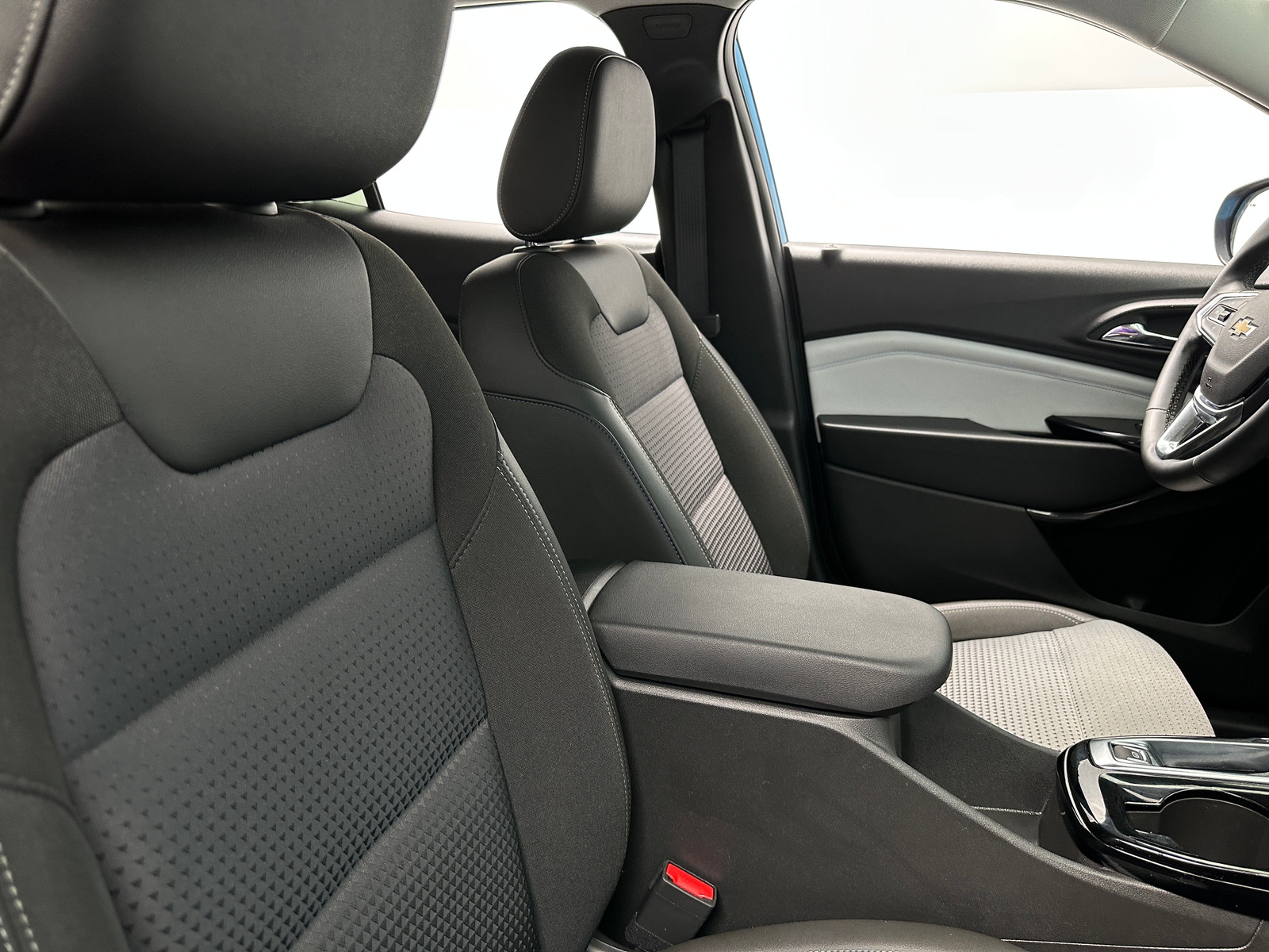 Thumbnail: 2025 Chevrolet Trax - 2