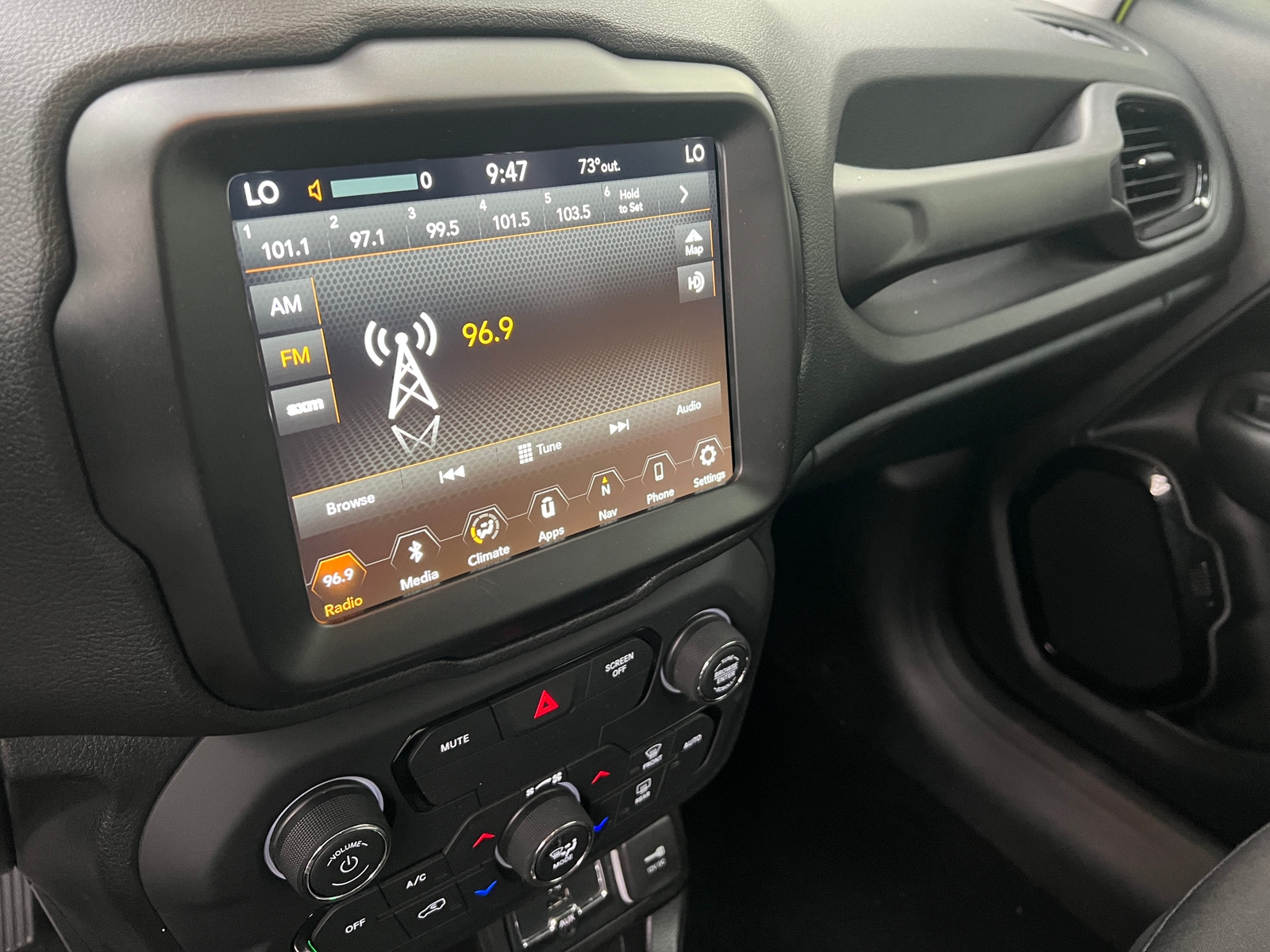 Thumbnail: 2018 Jeep Renegade - 4