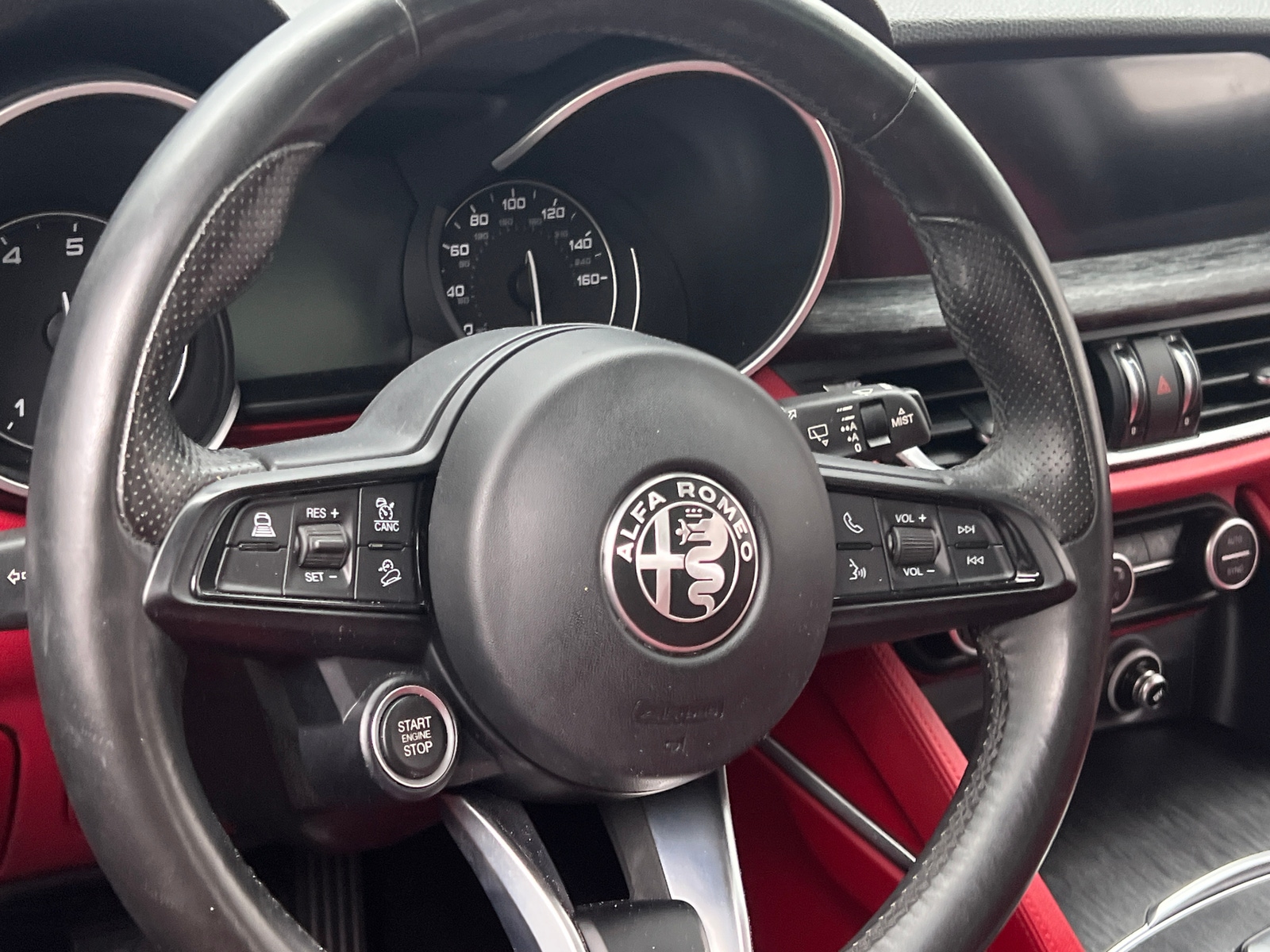 Thumbnail: 2021 Alfa Romeo Stelvio - 4