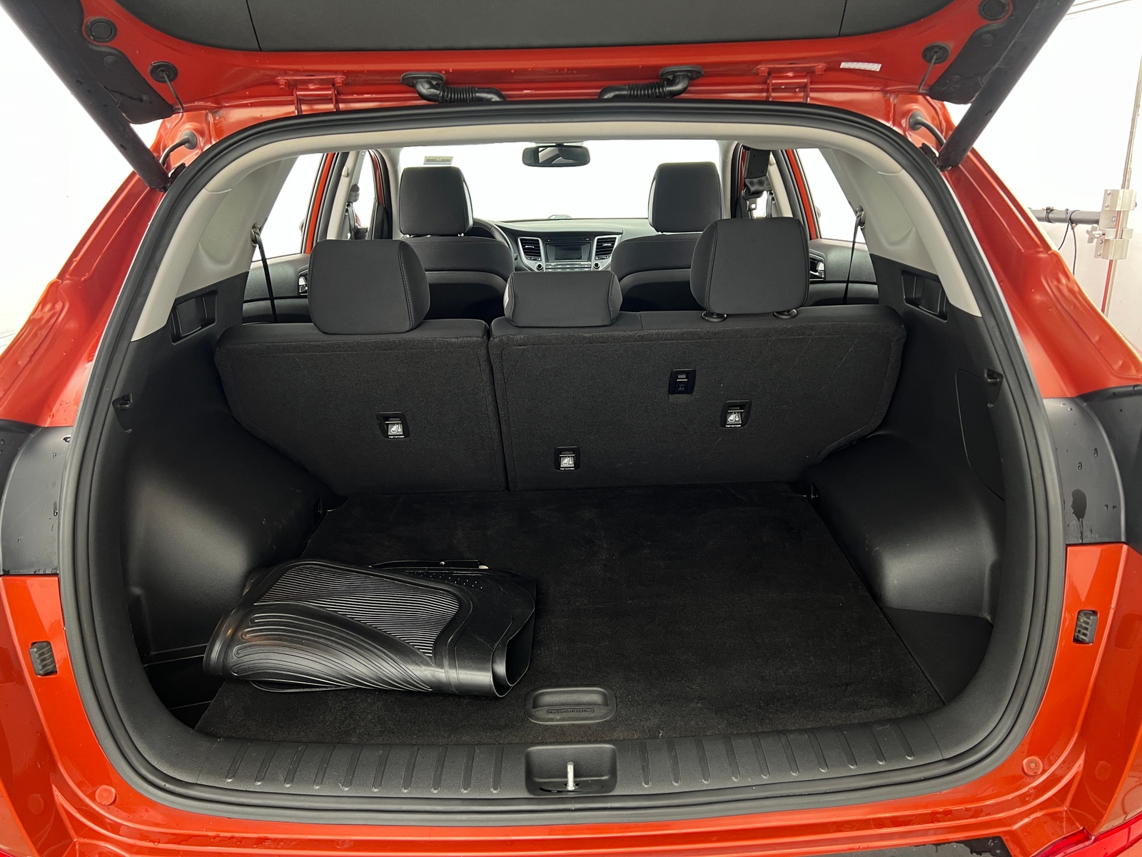 Thumbnail: 2016 Hyundai Tucson - 7