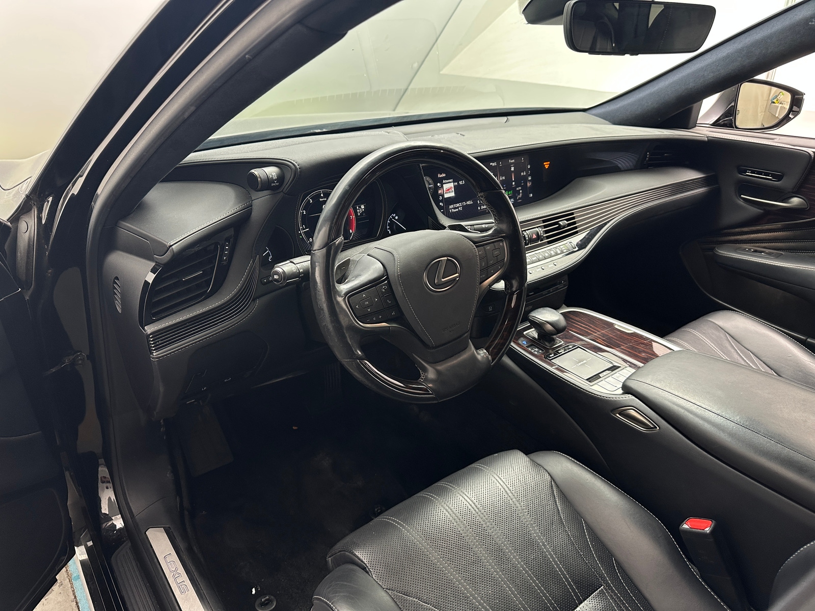 Thumbnail: 2018 Lexus LS - 3