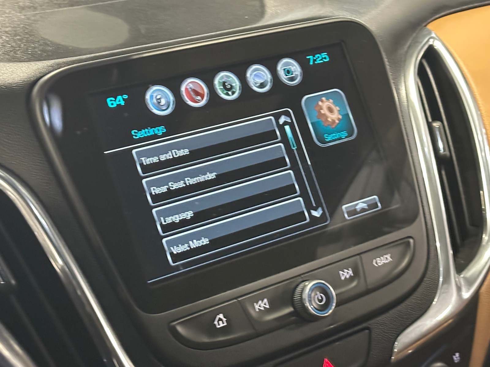 Thumbnail: 2018 Chevrolet Equinox - 3