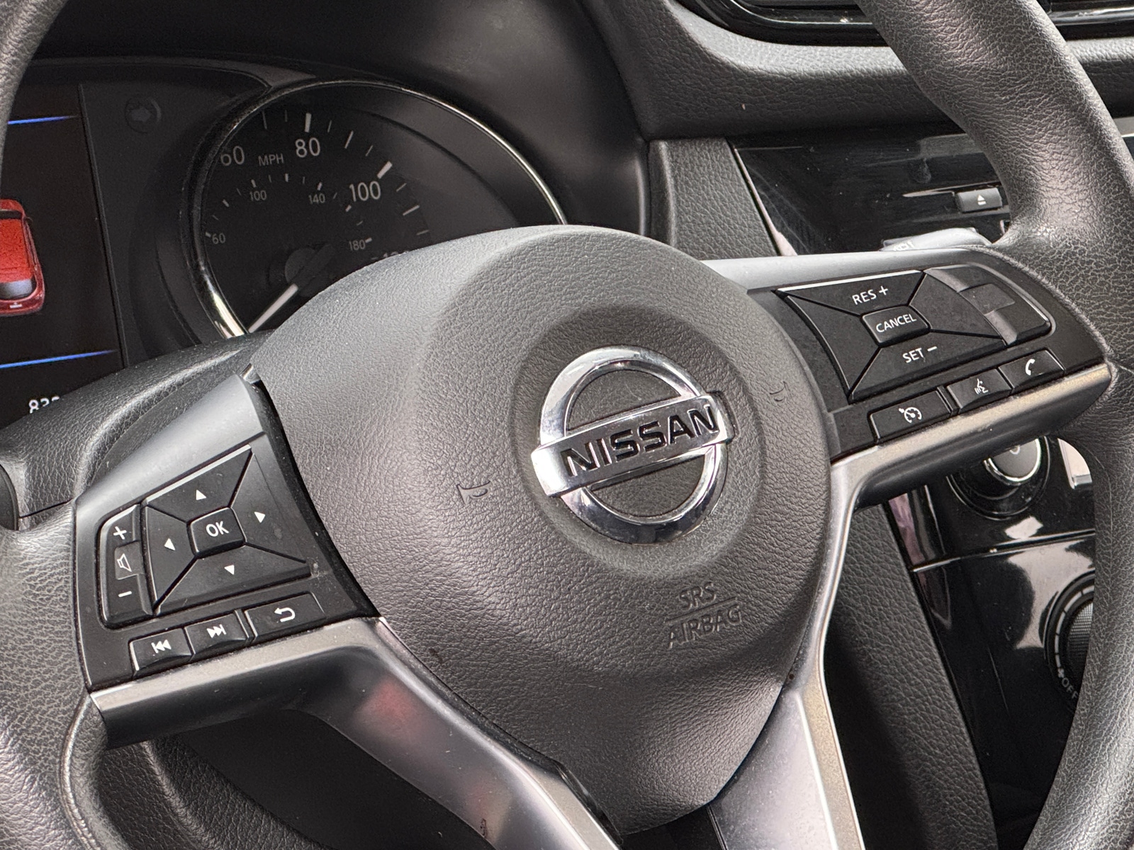 Thumbnail: 2021 Nissan Rogue Sport - 5
