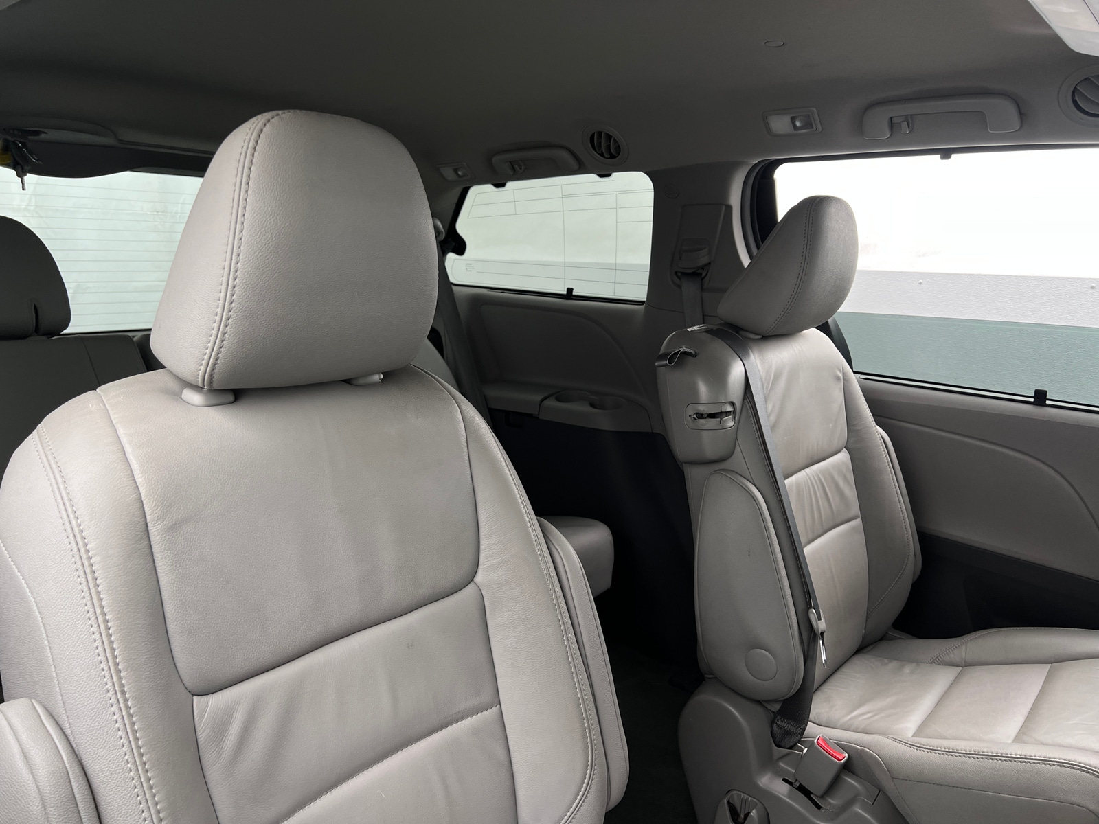 Thumbnail: 2016 Toyota Sienna - 5
