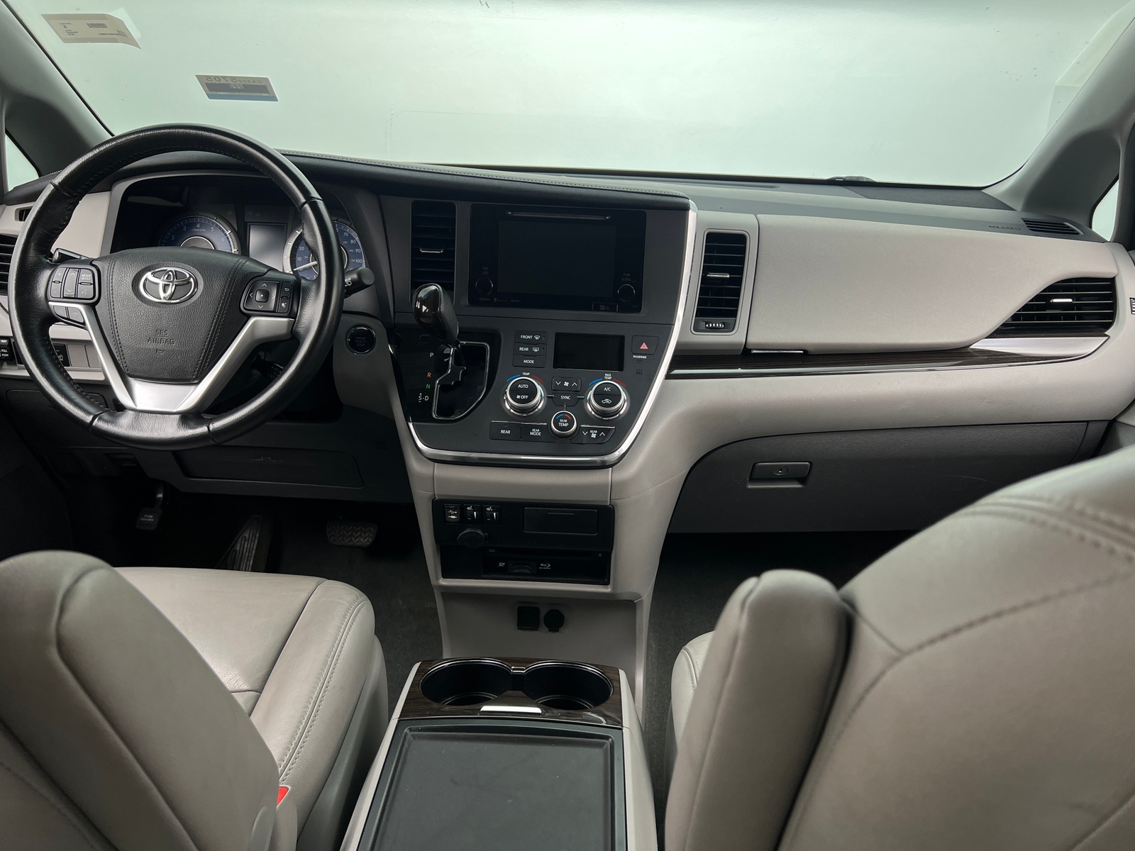 Thumbnail: 2016 Toyota Sienna - 2