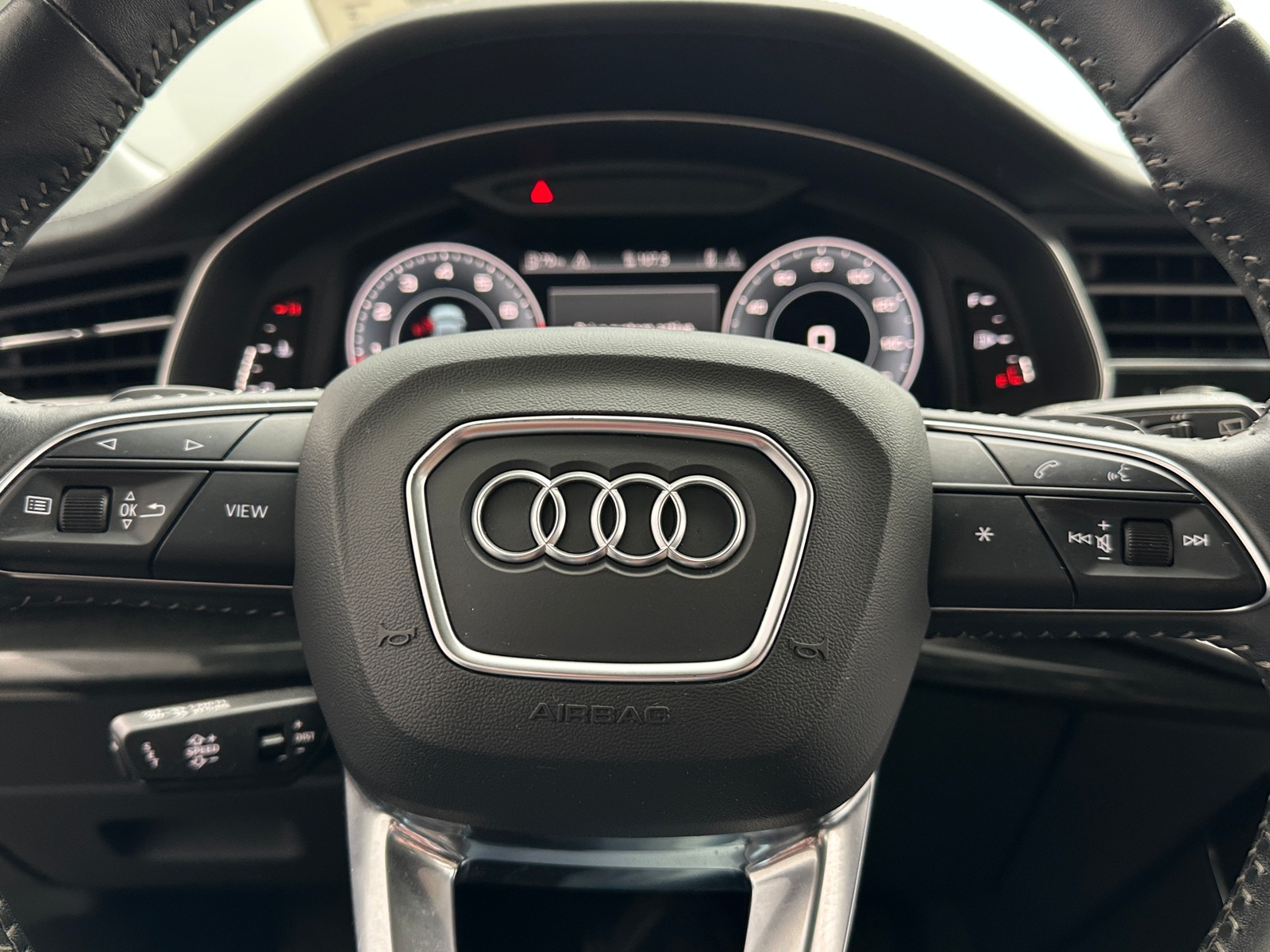 Thumbnail: 2019 Audi Q8 - 4