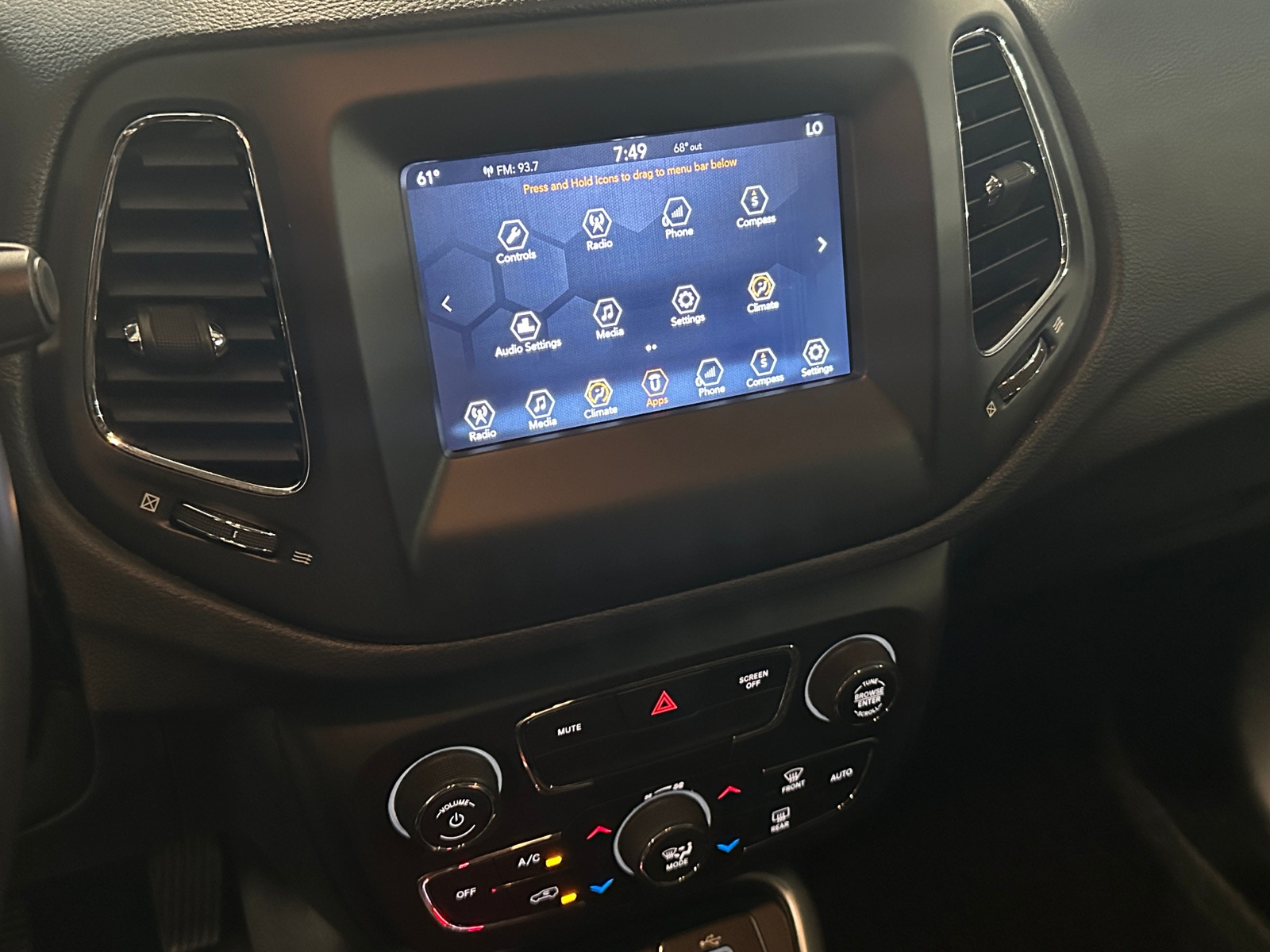 Thumbnail: 2018 Jeep Compass - 4