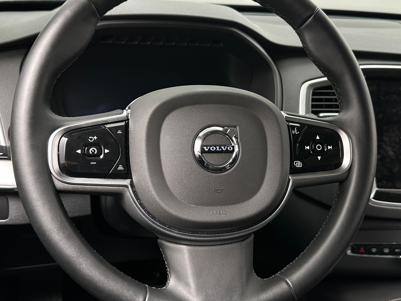 Thumbnail: 2025 Volvo XC90 - 4
