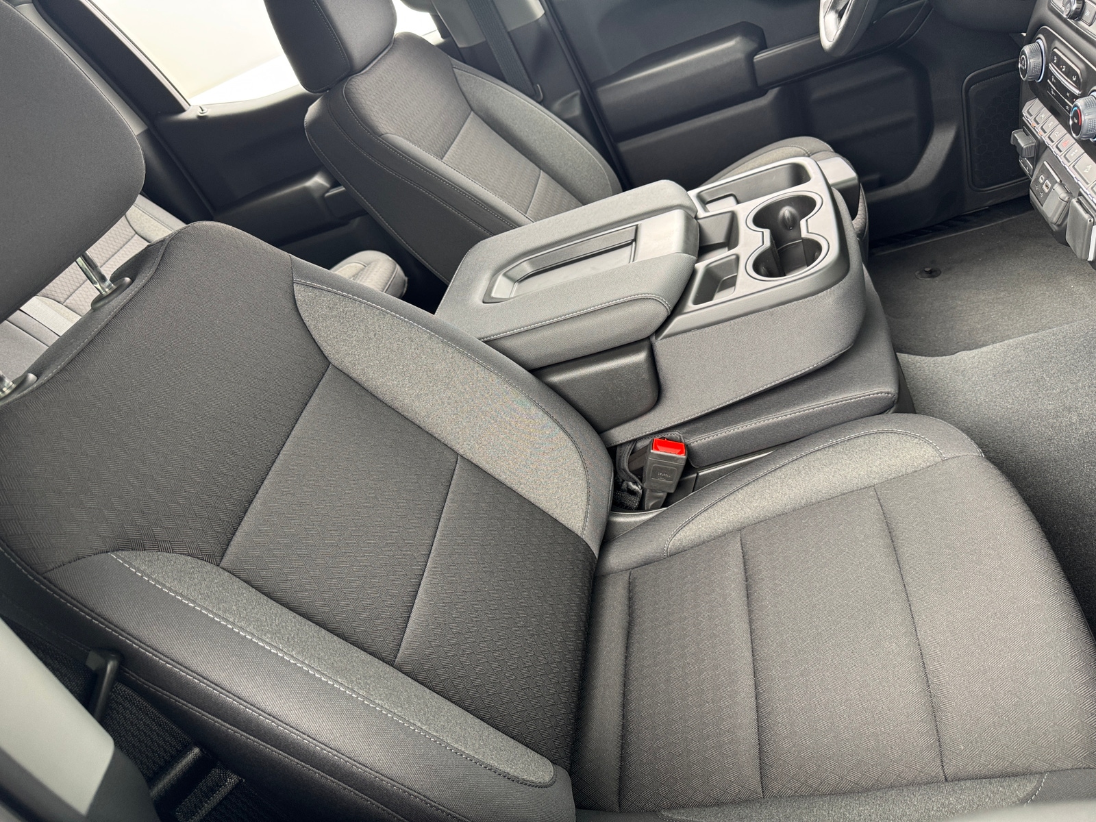 Thumbnail: 2025 Chevrolet Silverado 1500 - 2