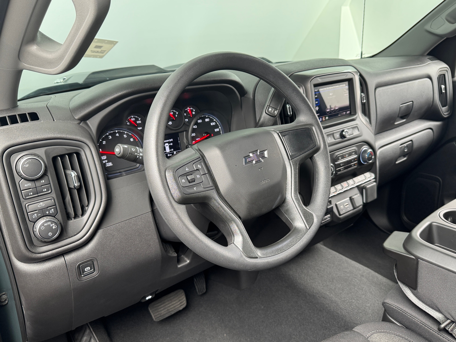 Thumbnail: 2025 Chevrolet Silverado 1500 - 3