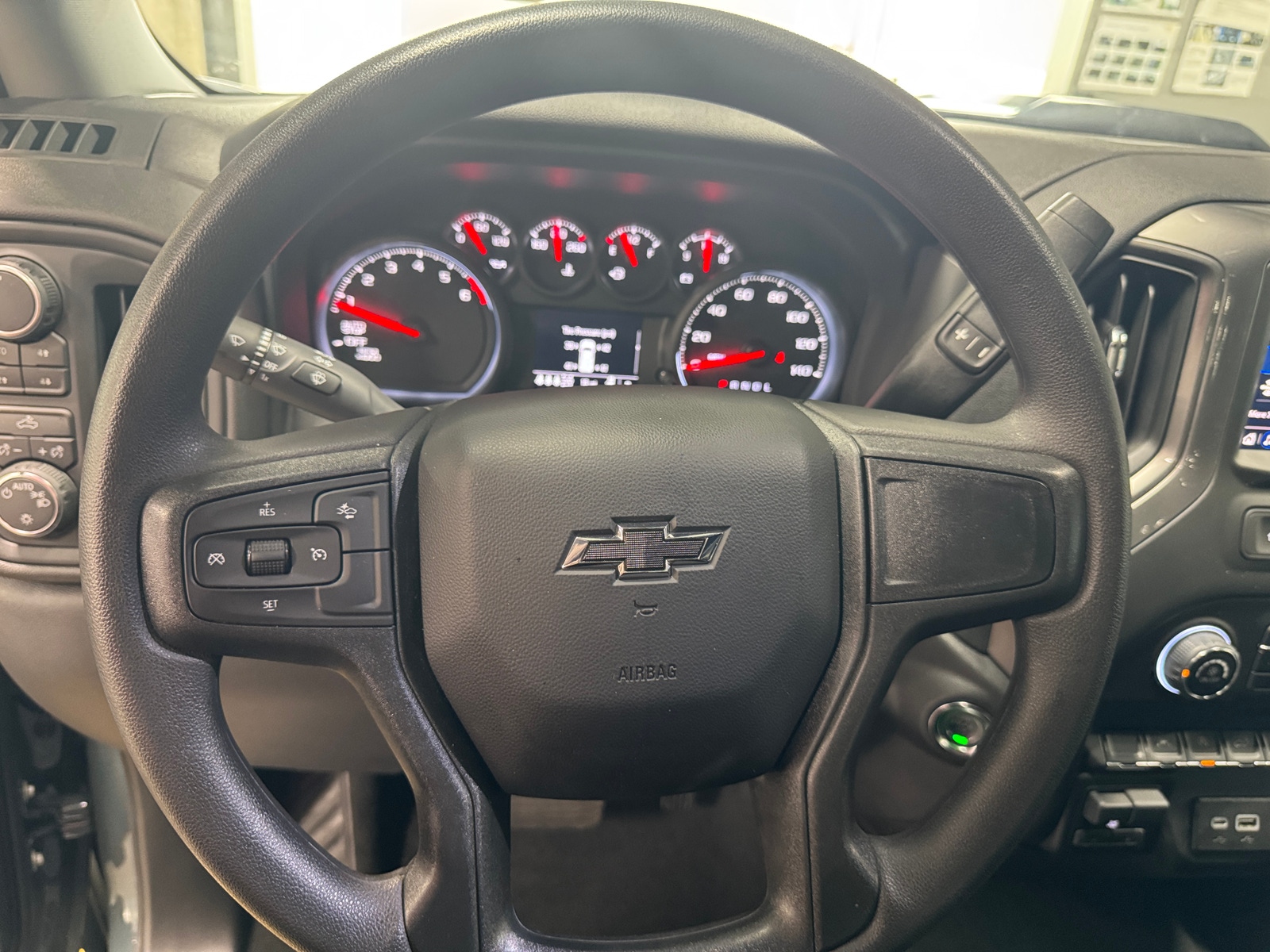 Thumbnail: 2025 Chevrolet Silverado 1500 - 5