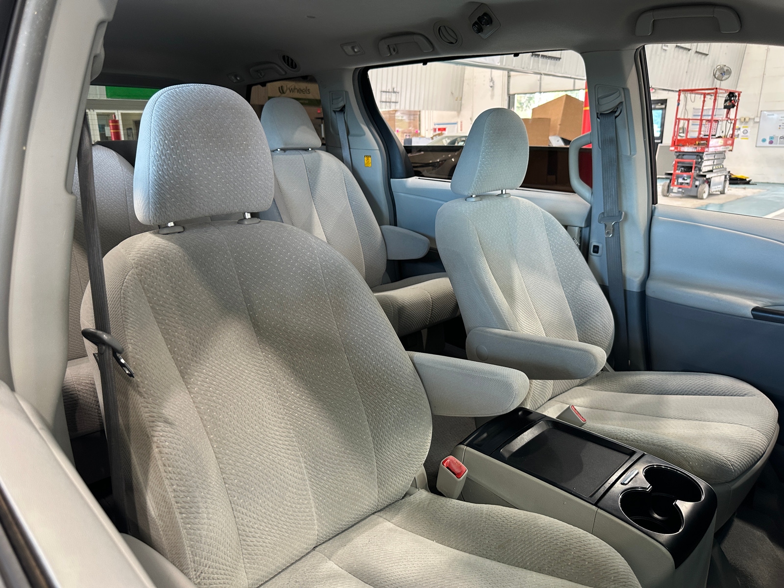 Thumbnail: 2011 Toyota Sienna - 2