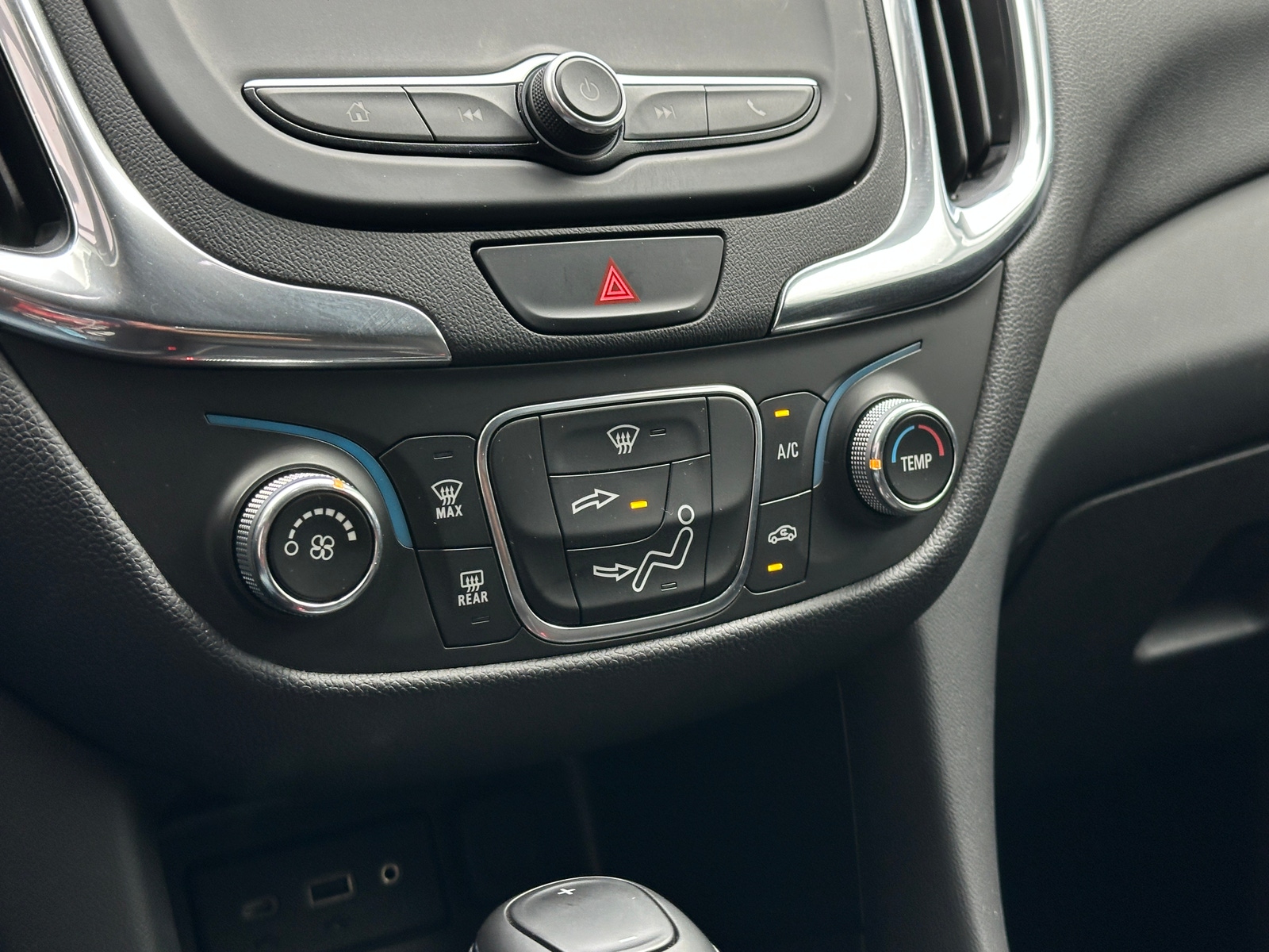 Thumbnail: 2019 Chevrolet Equinox - 4