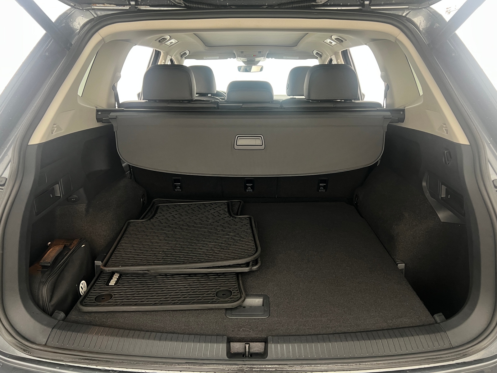 Thumbnail: 2020 Volkswagen Tiguan - 6